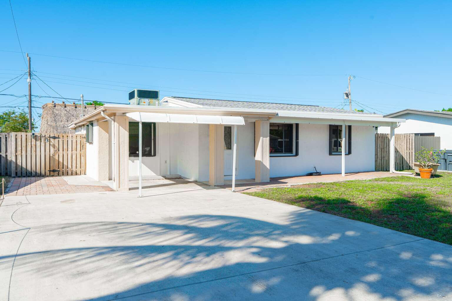 3110 Scanlan Avenue Property Photo 3