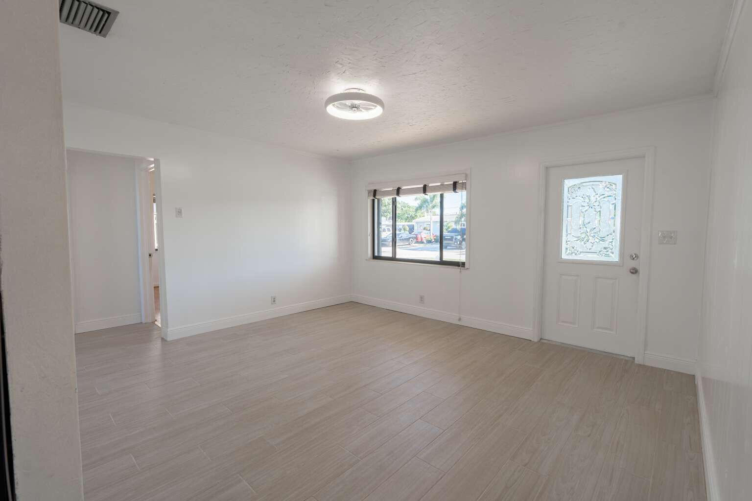 3110 Scanlan Avenue Property Photo 5