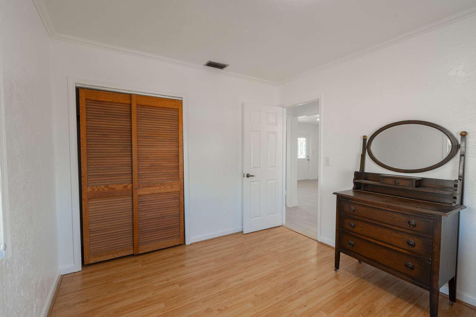 3110 Scanlan Avenue Property Photo 9
