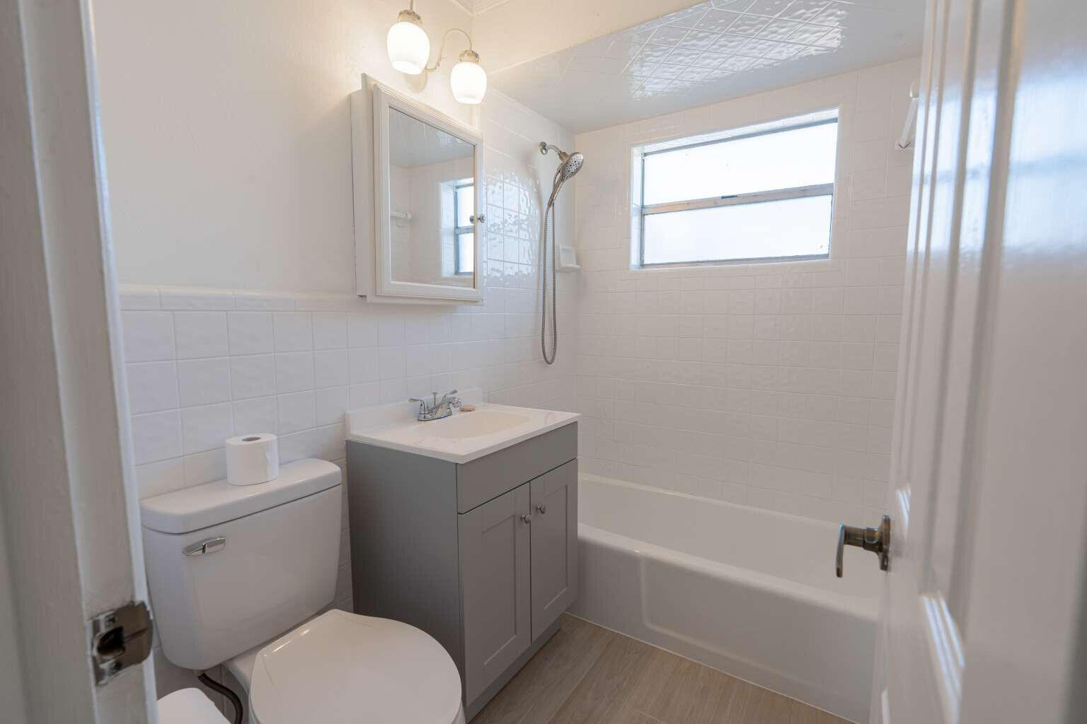 3110 Scanlan Avenue Property Photo 10
