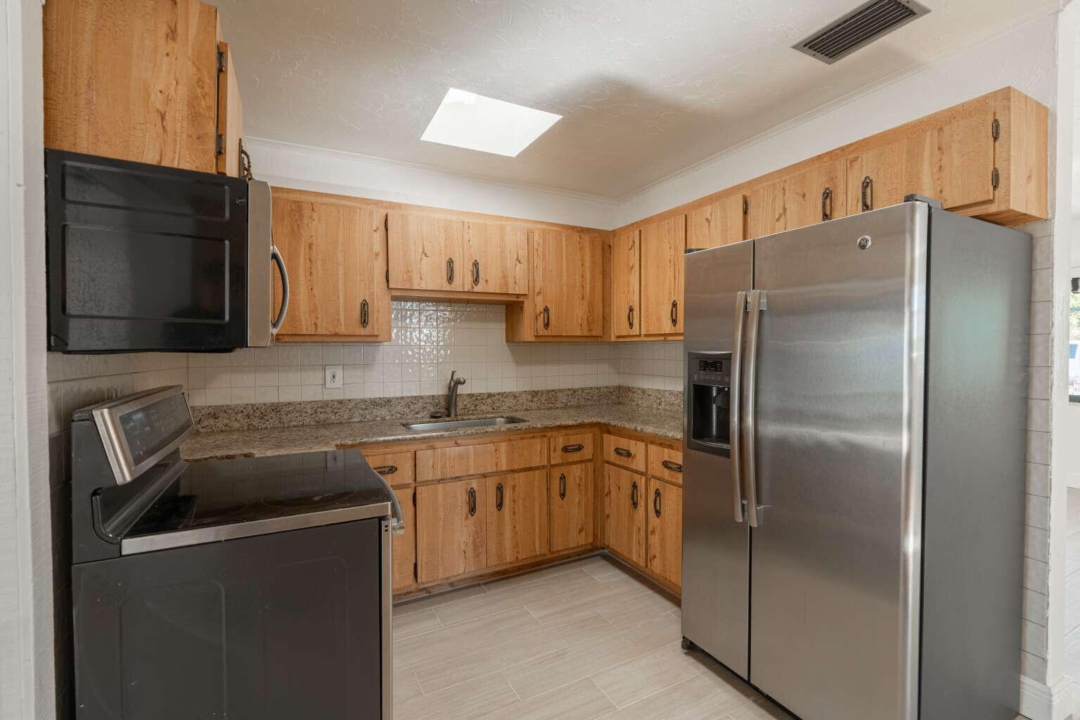 3110 Scanlan Avenue Property Photo 13