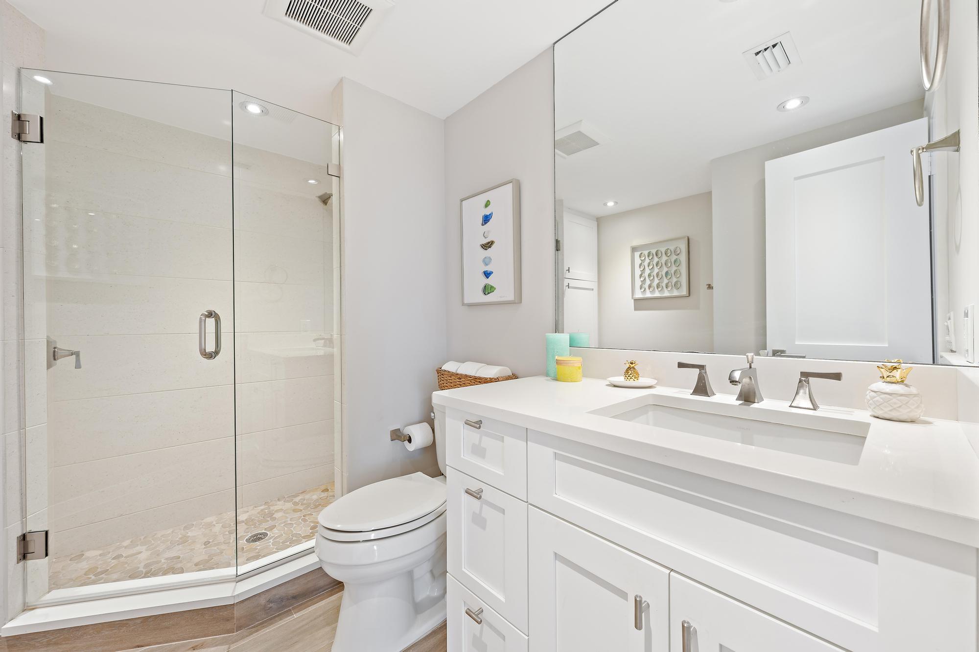 100 Beach Road 604 Property Photo 26