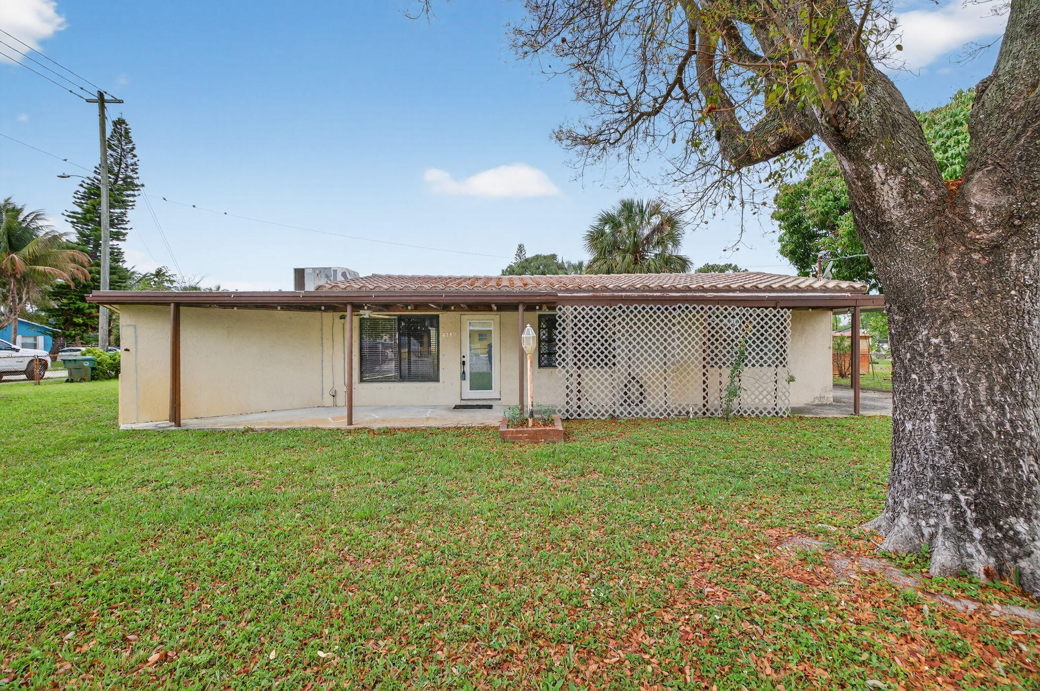 4117 Nw 5th Avenue Property Photo 2