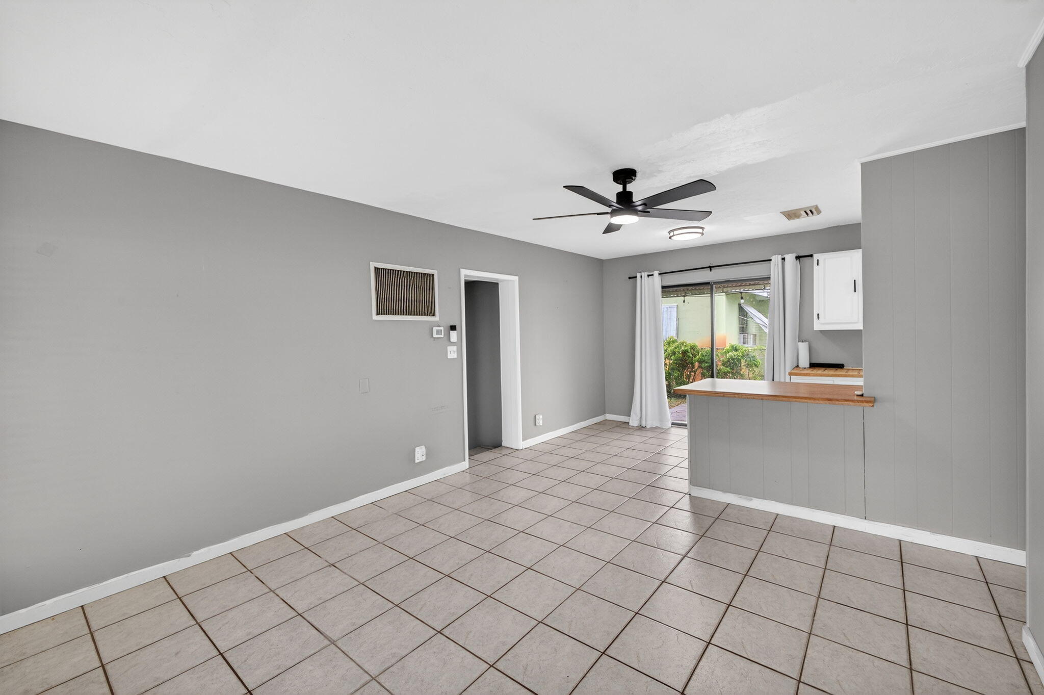 4117 Nw 5th Avenue Property Photo 3
