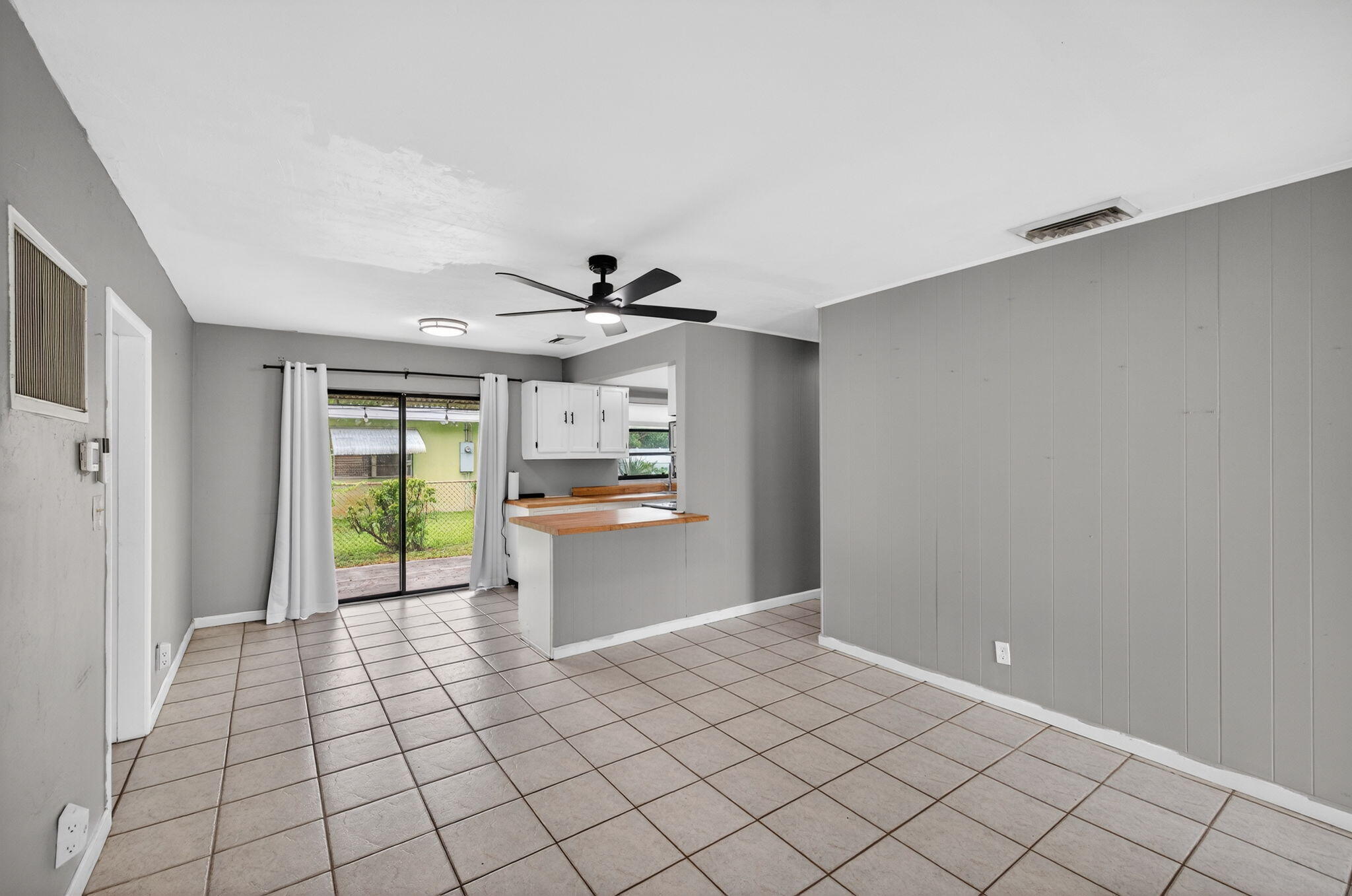 4117 Nw 5th Avenue Property Photo 4