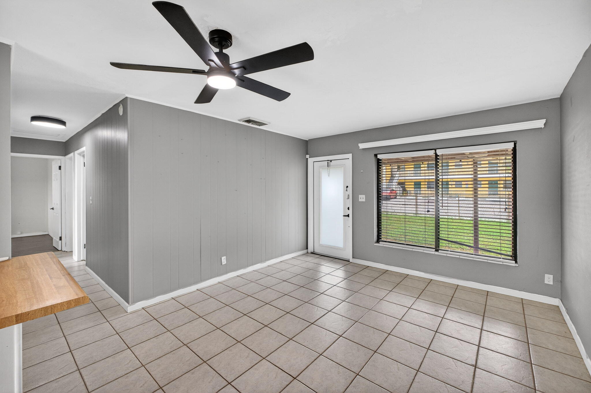 4117 Nw 5th Avenue Property Photo 5