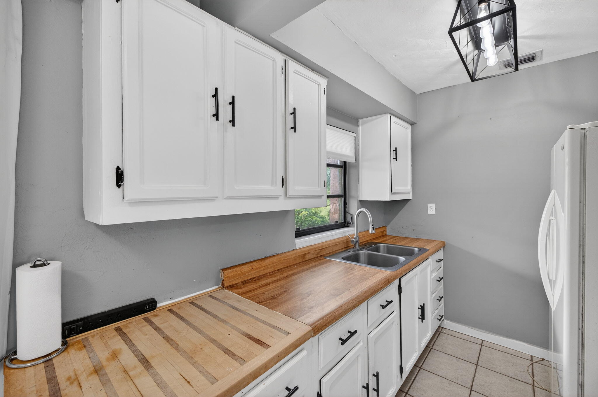 4117 Nw 5th Avenue Property Photo 9