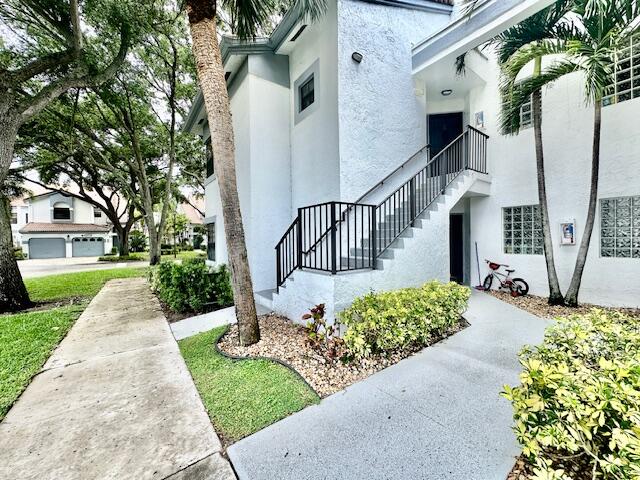5430 Venetia Court N Property Photo 3