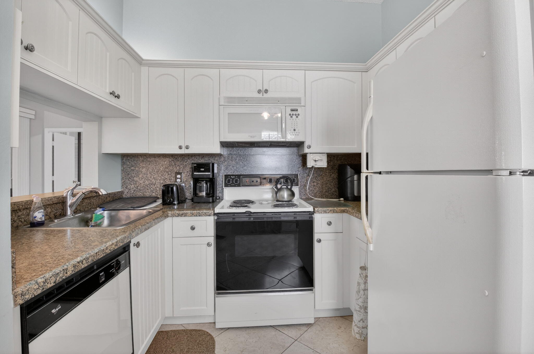 5430 Venetia Court N Property Photo 5