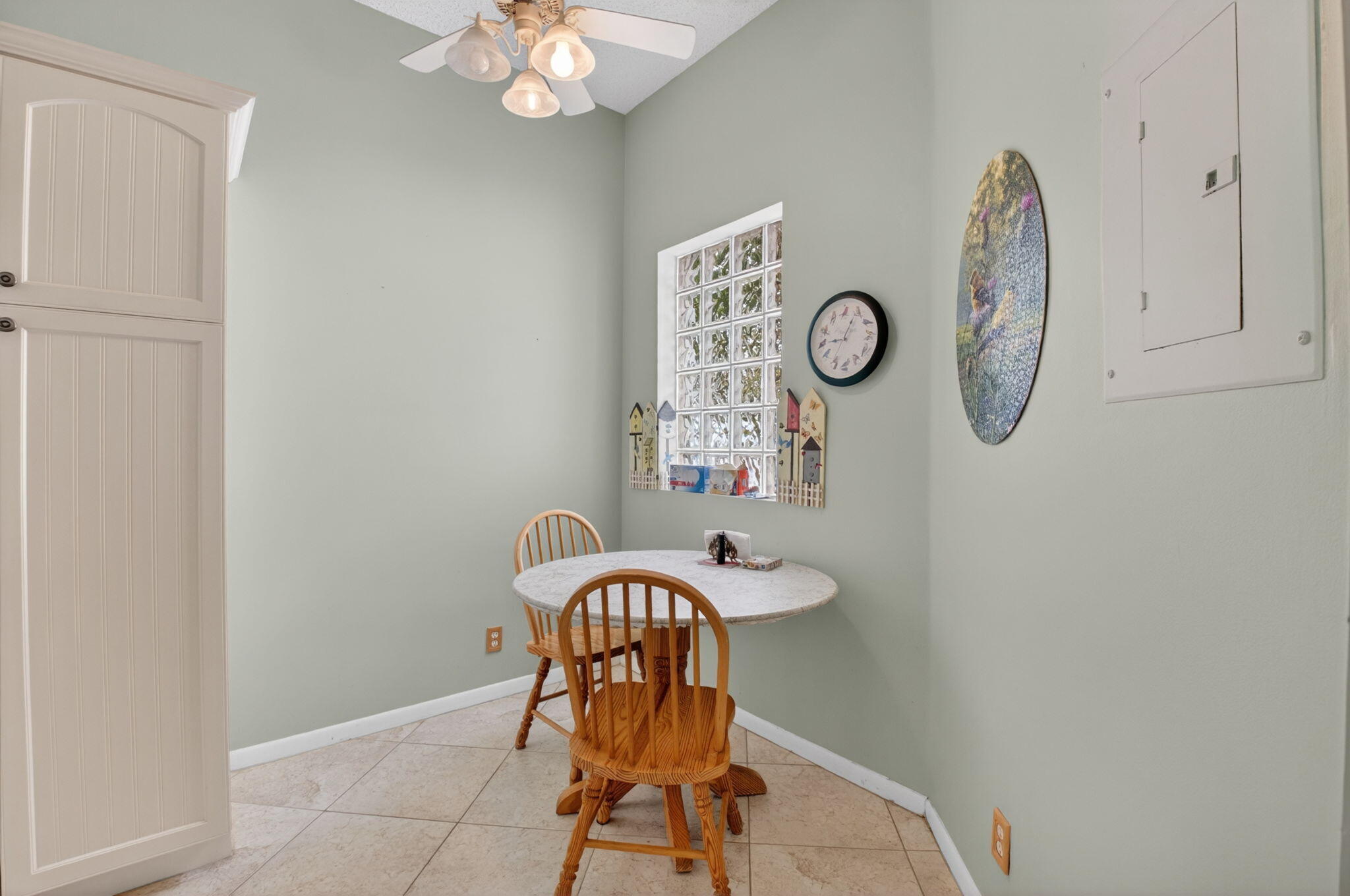 5430 Venetia Court N Property Photo 9