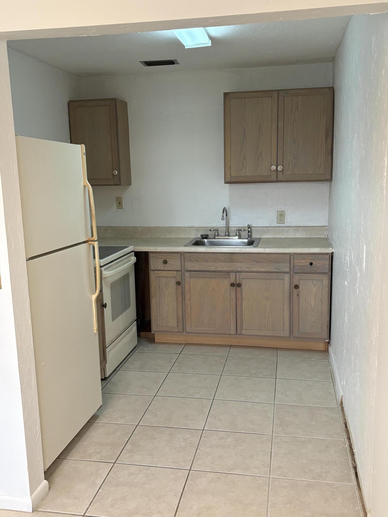 64 Sussex C Property Photo 4