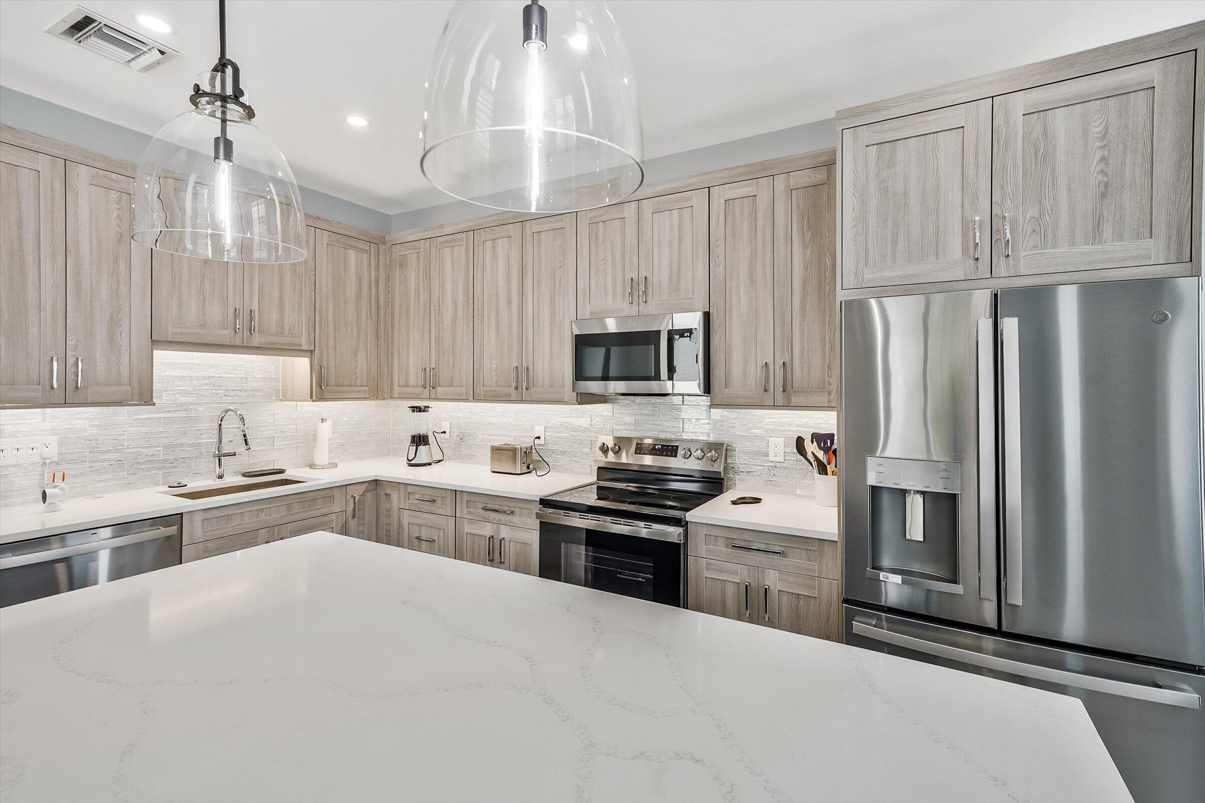 425 Hugh Street Property Photo 10