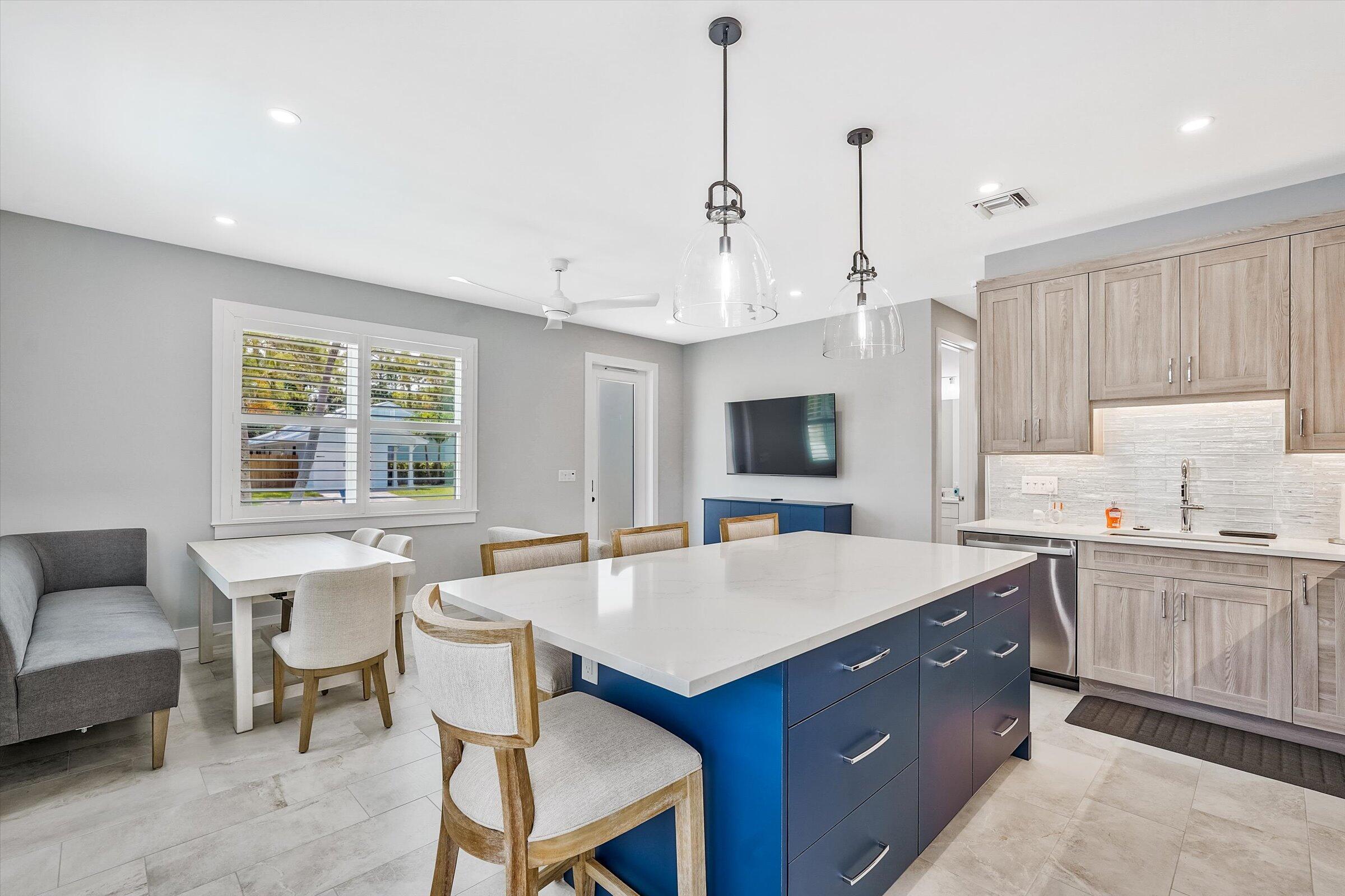 425 Hugh Street Property Photo 11