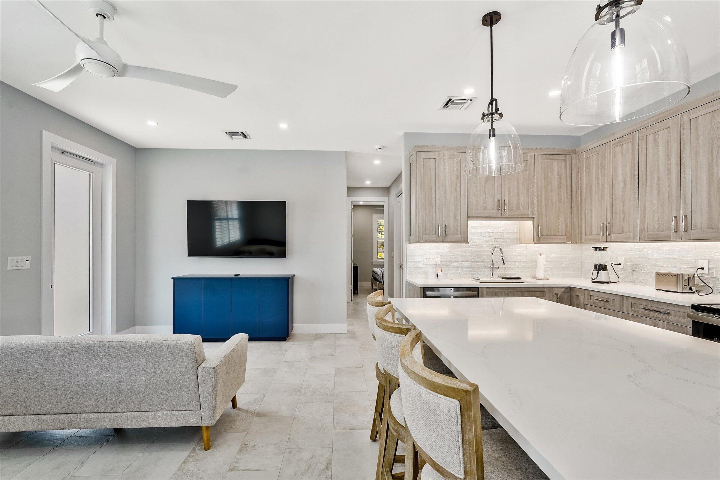 425 Hugh Street Property Photo 13