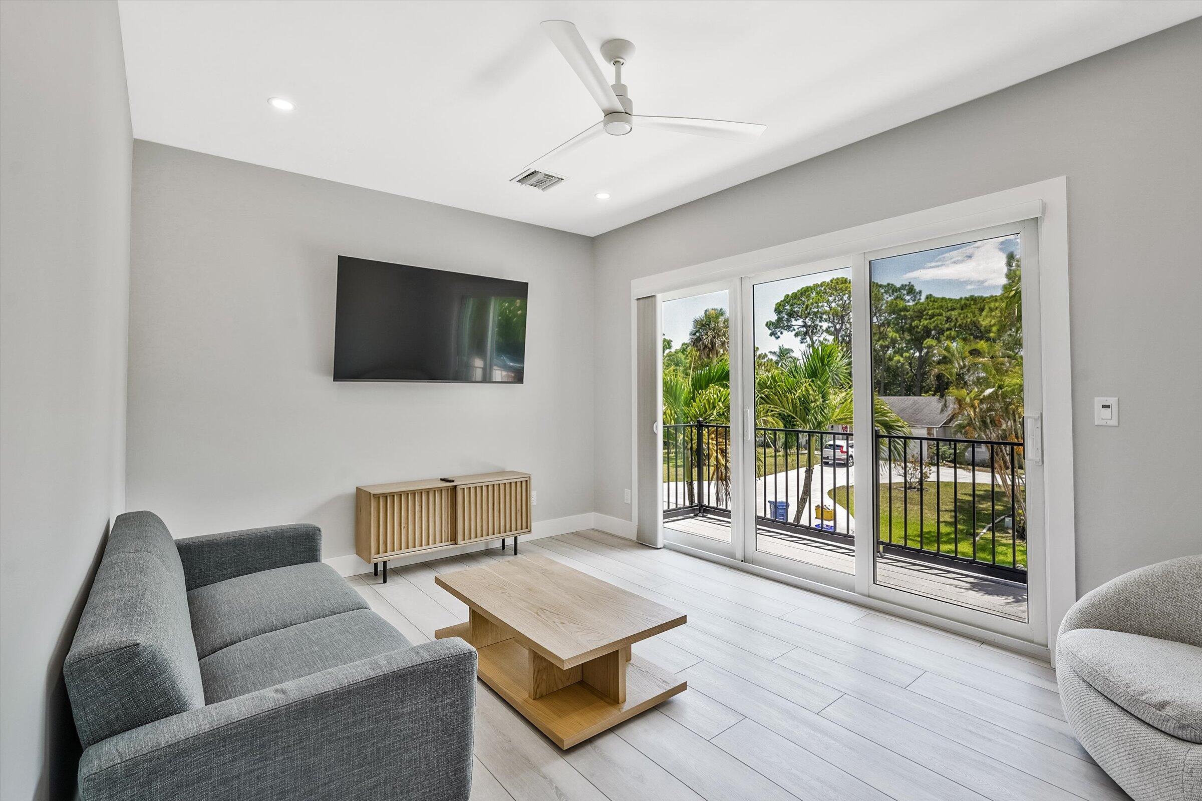 425 Hugh Street Property Photo 24