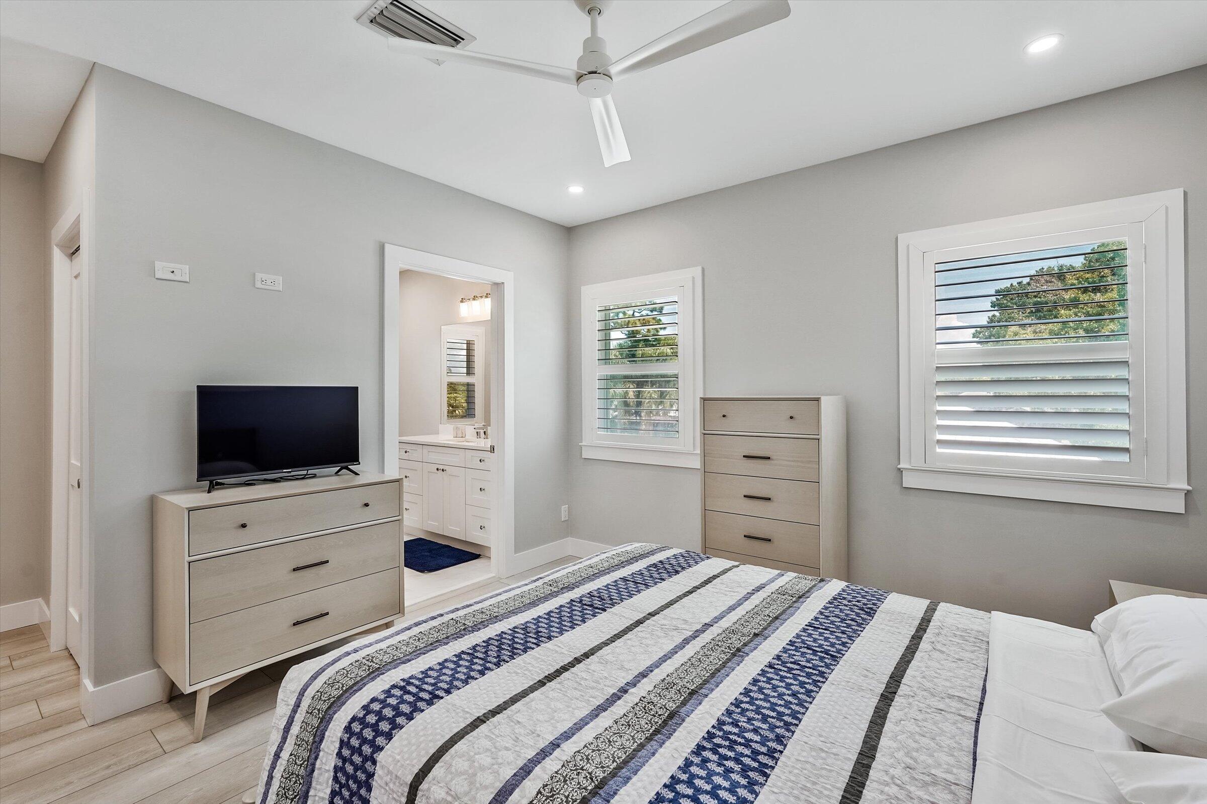 425 Hugh Street Property Photo 30