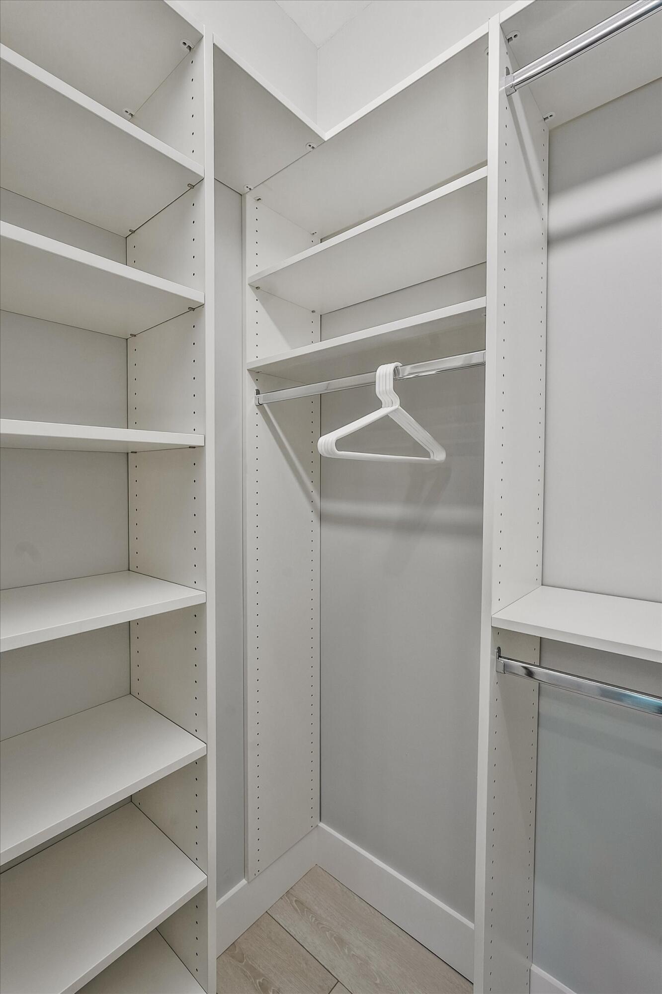425 Hugh Street Property Photo 32