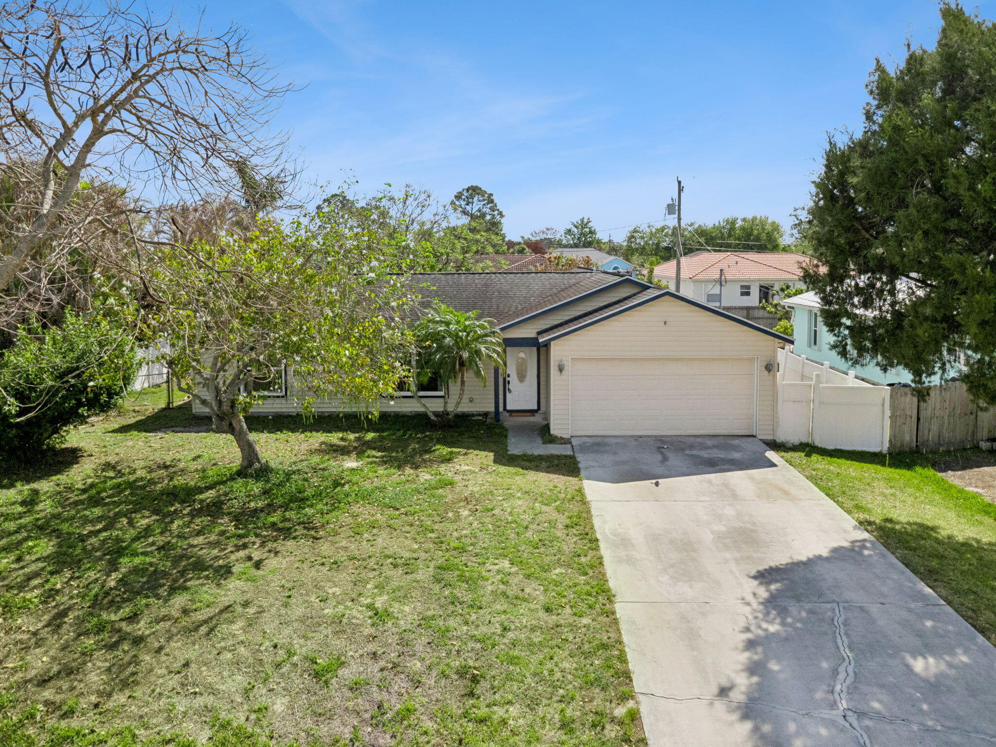 3349 Sw Frankford Street Property Photo 1