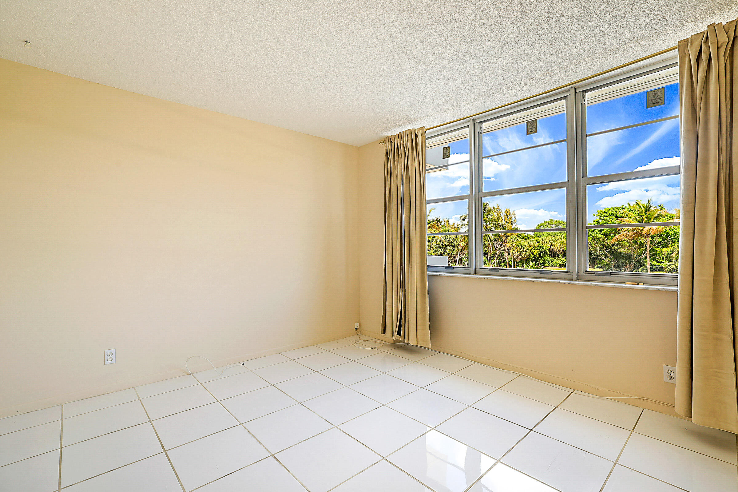 2121 N Ocean Boulevard 302e Property Photo 26
