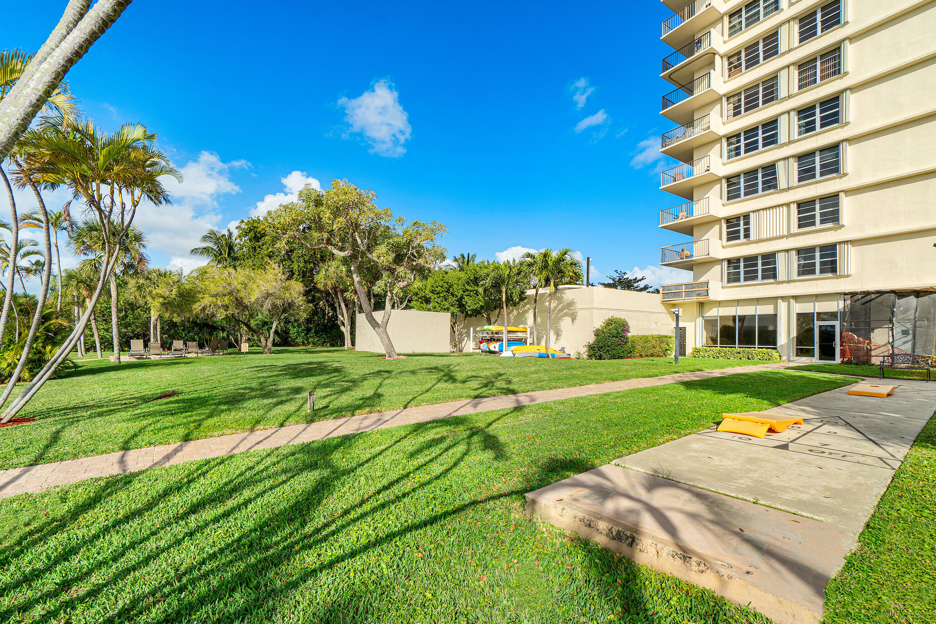 2121 N Ocean Boulevard 302e Property Photo 51
