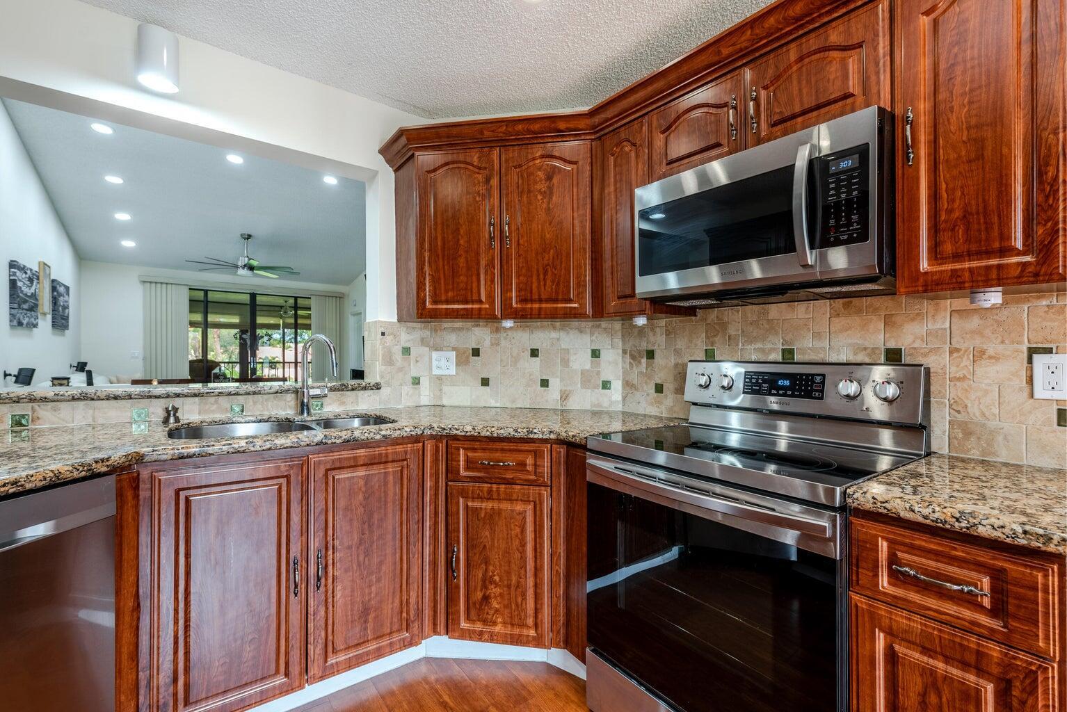 7599 Glendevon Lane 1507 Property Photo 4