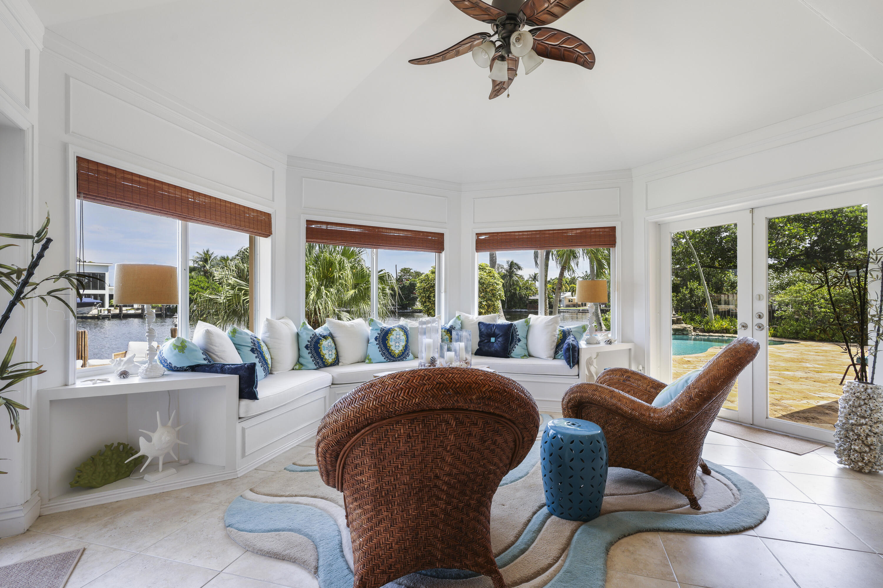 1925 Coral Gardens Drive Property Photo 8
