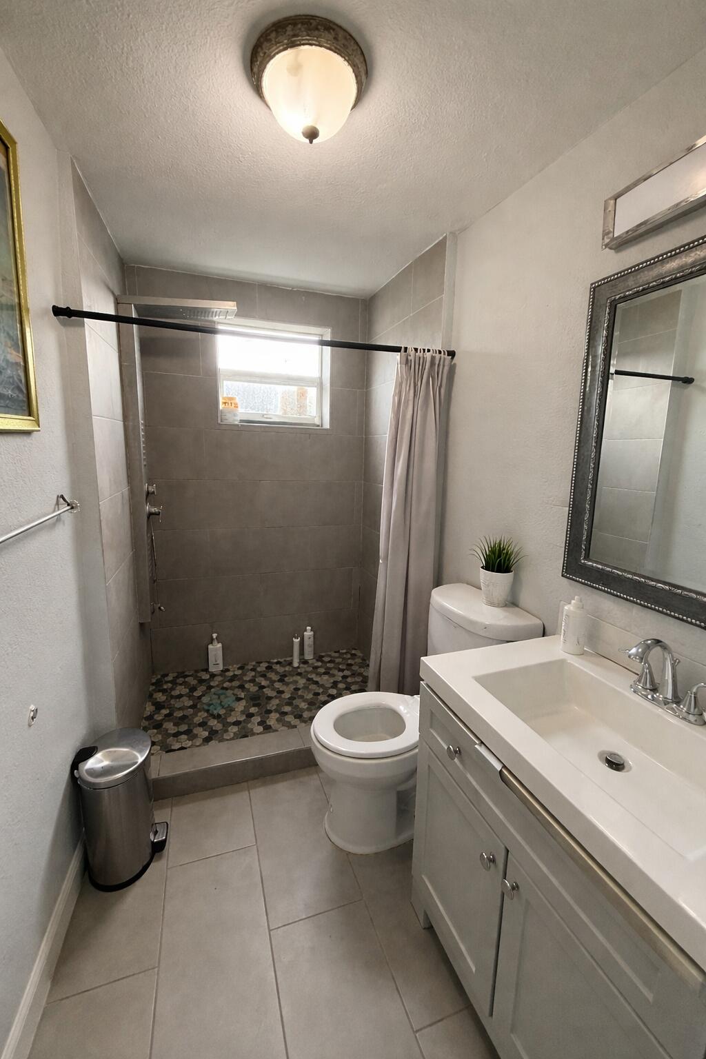 2686 Summit Boulevard Property Photo 8