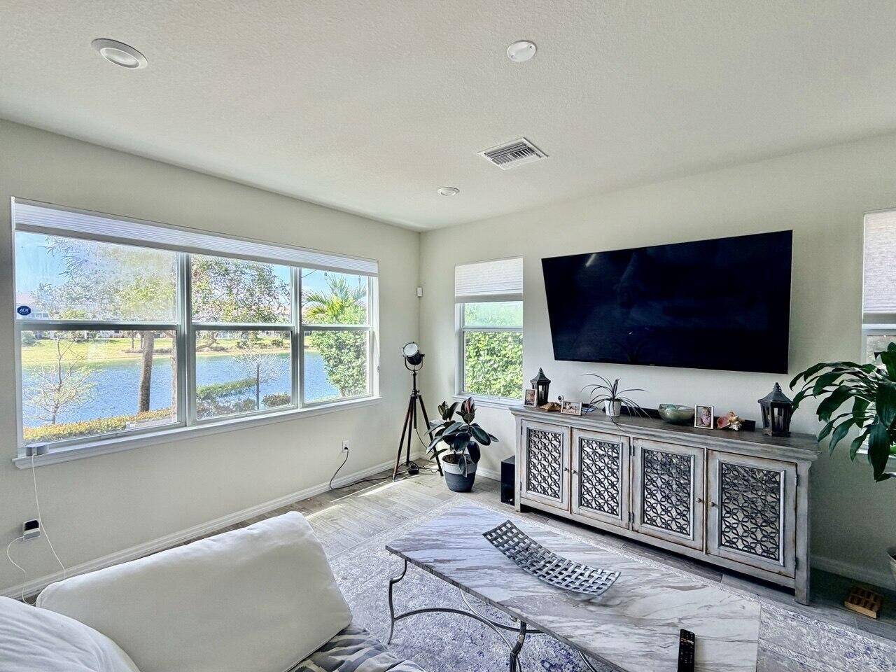 4924 Greenway Drive Property Photo 1