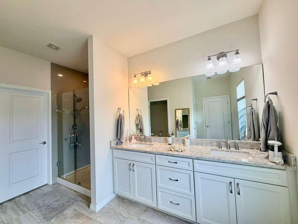 4924 Greenway Drive Property Photo 37