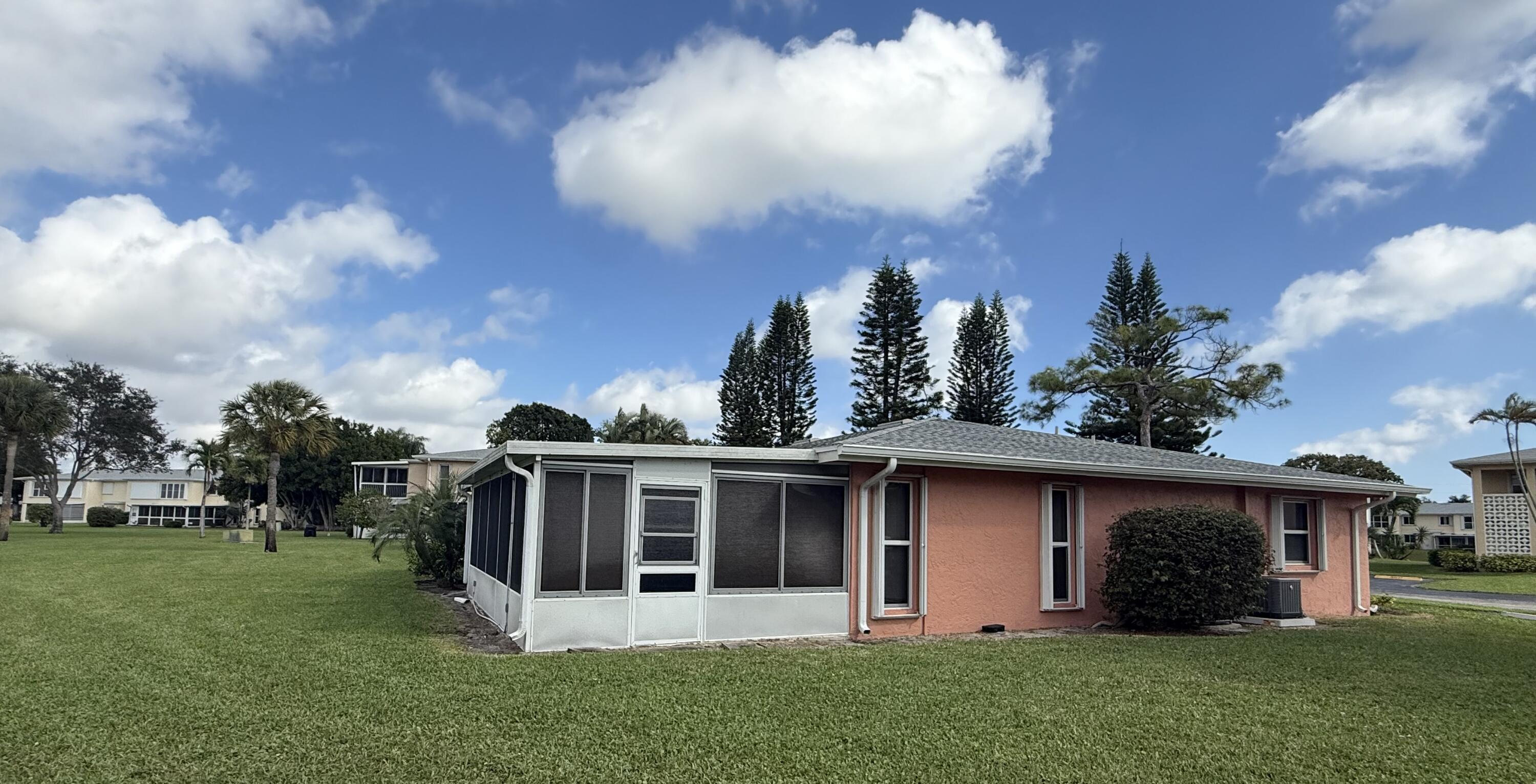 1460 Nw 19th Terrace 71-a Property Photo 2