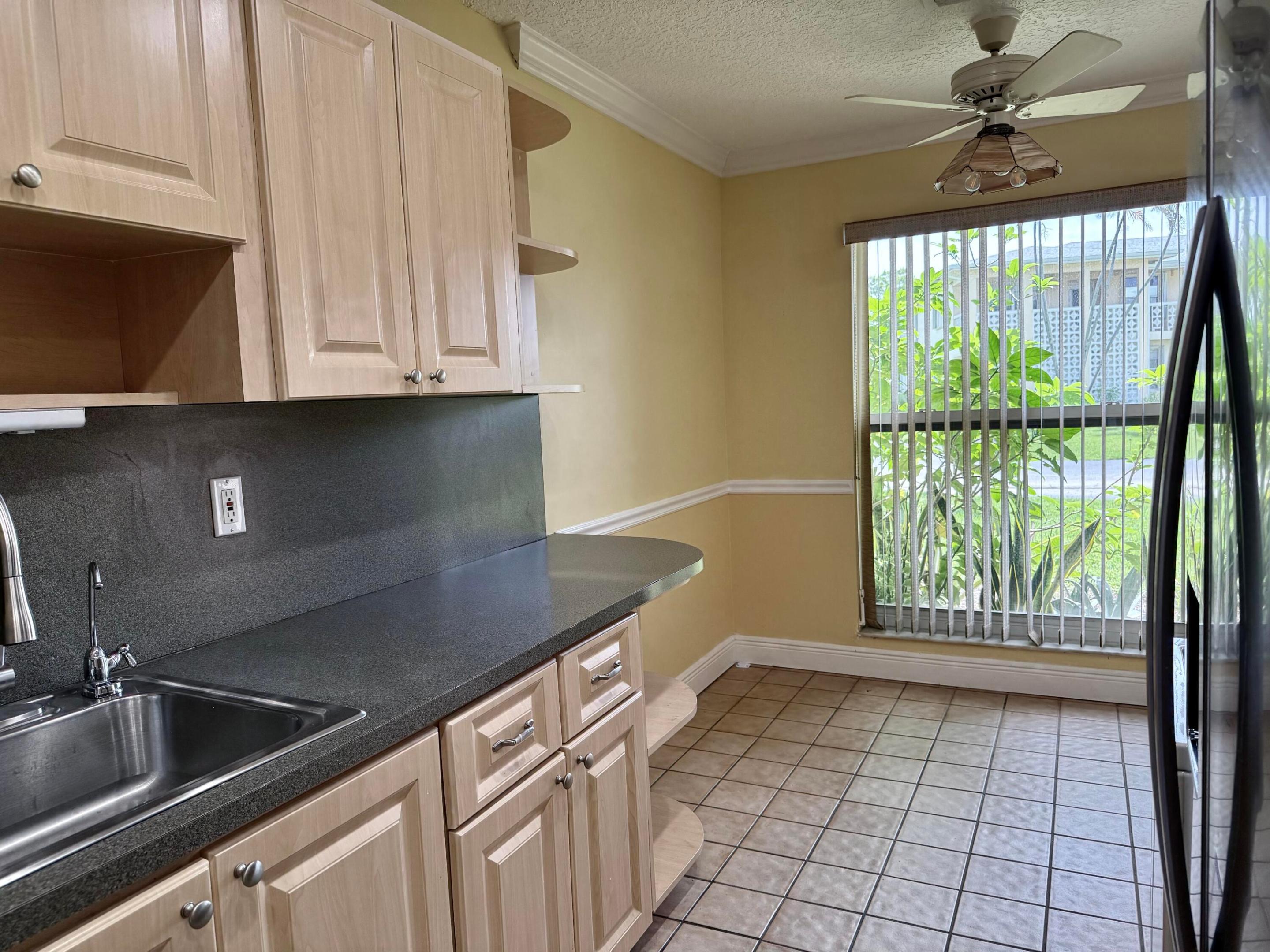 1460 Nw 19th Terrace 71-a Property Photo 5