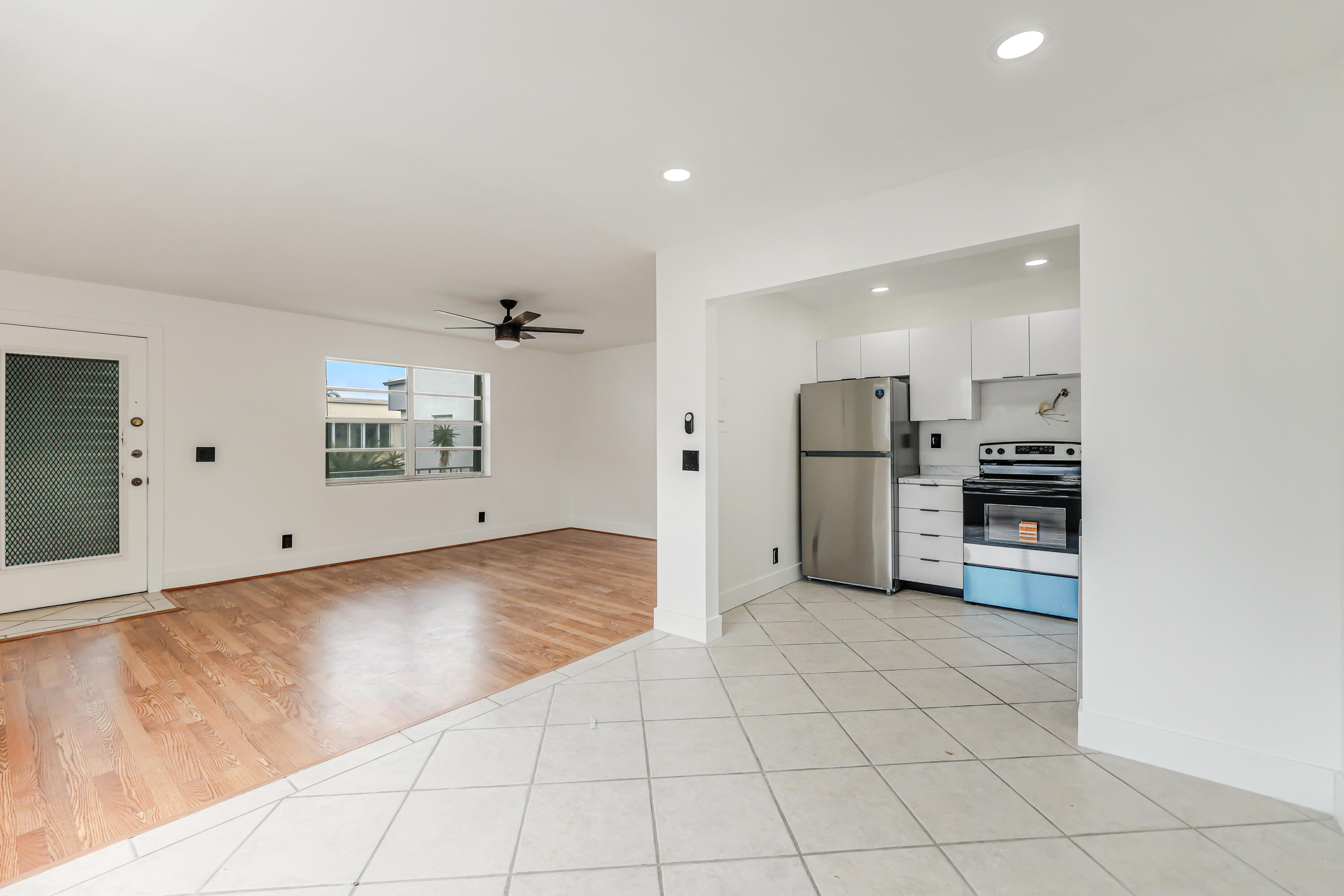 560 Capri Property Photo 3