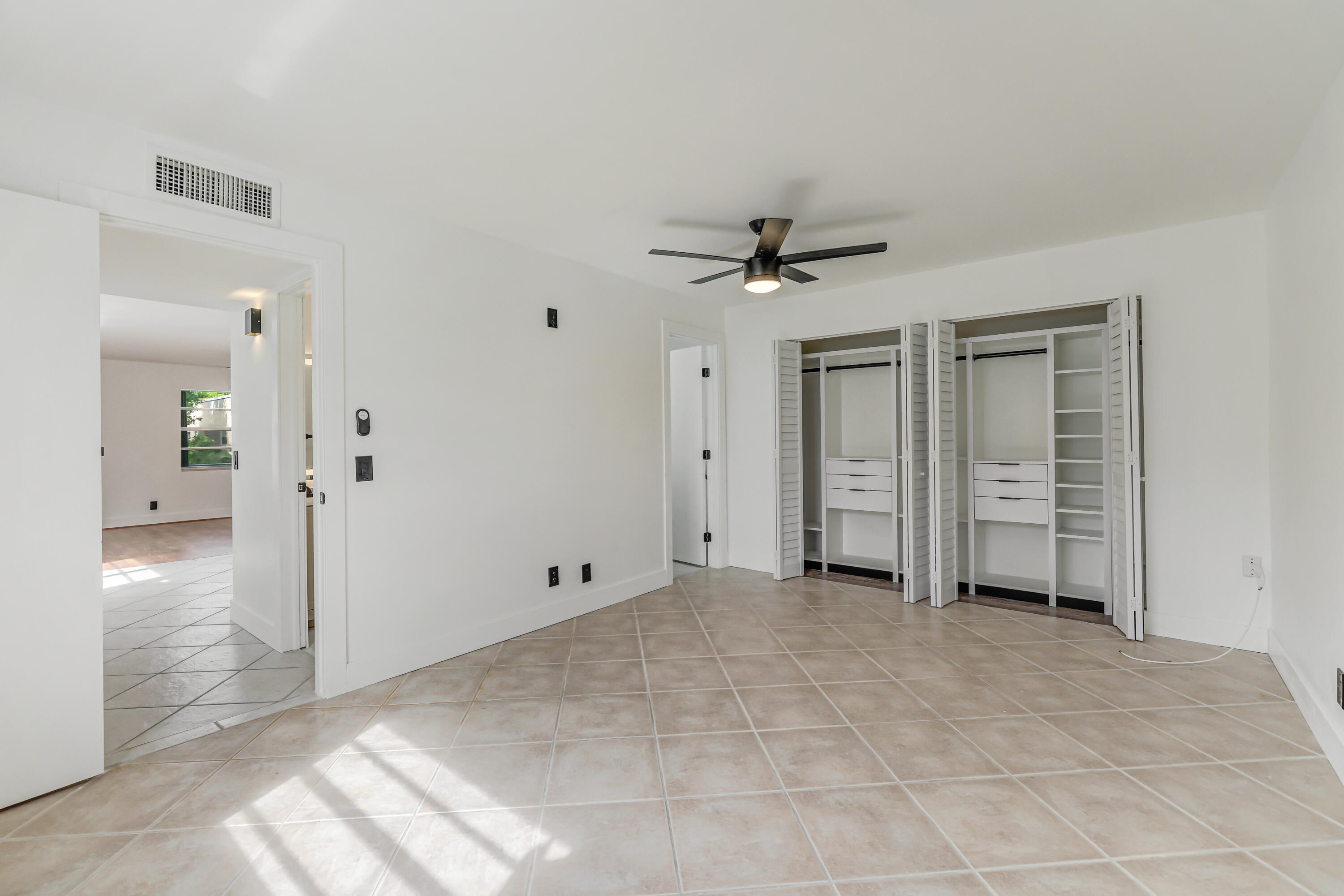 560 Capri Property Photo 11