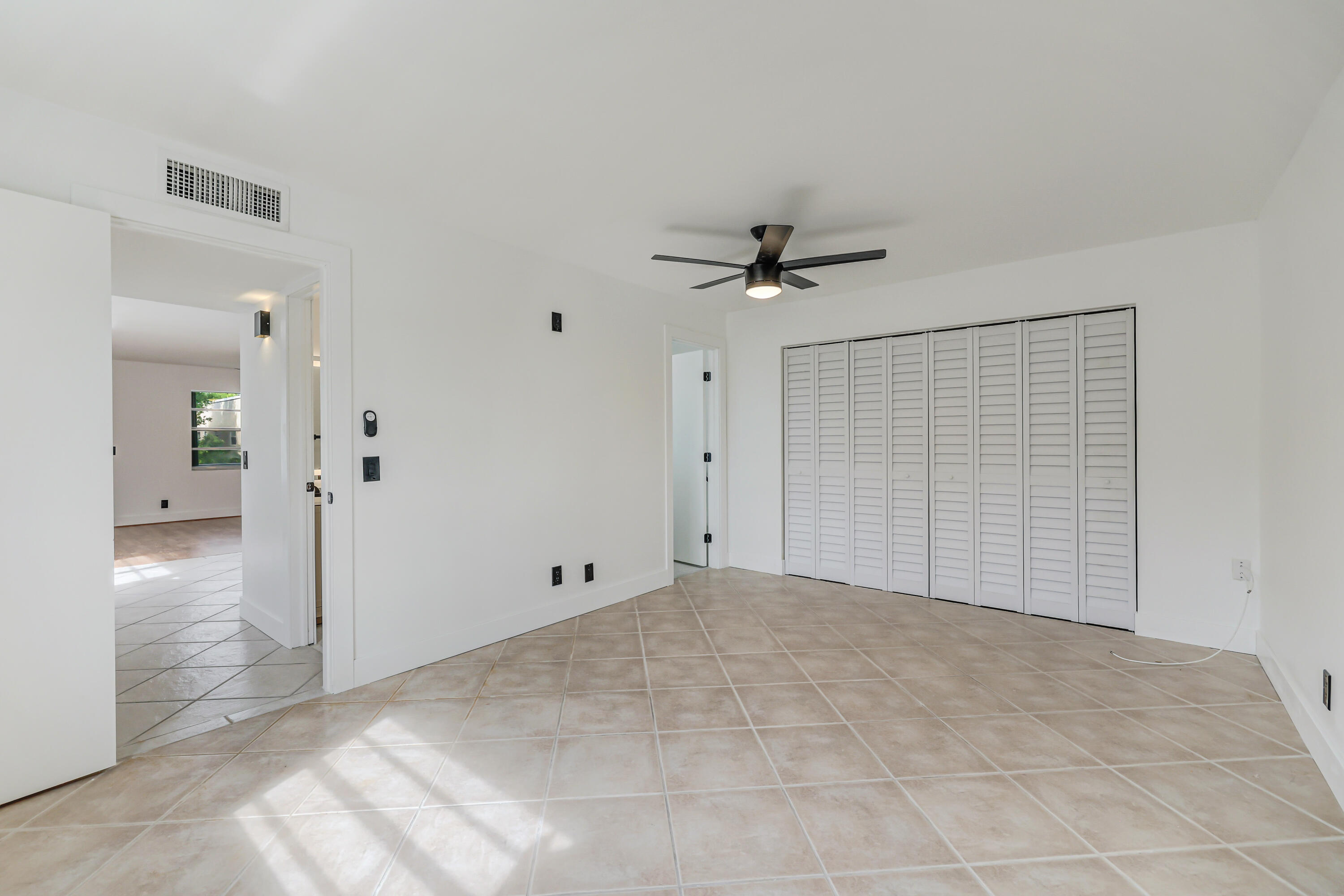 560 Capri Property Photo 13
