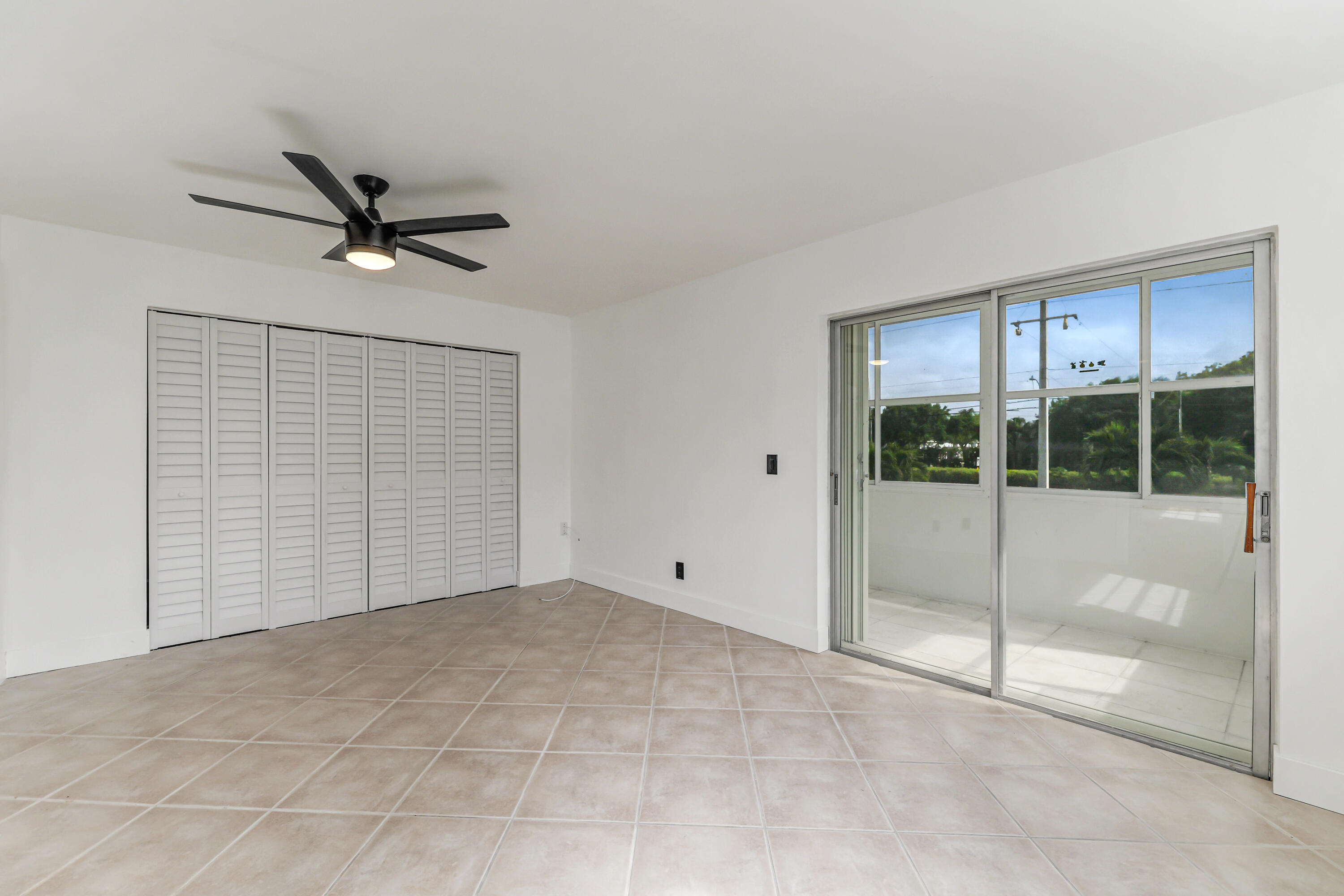 560 Capri Property Photo 16