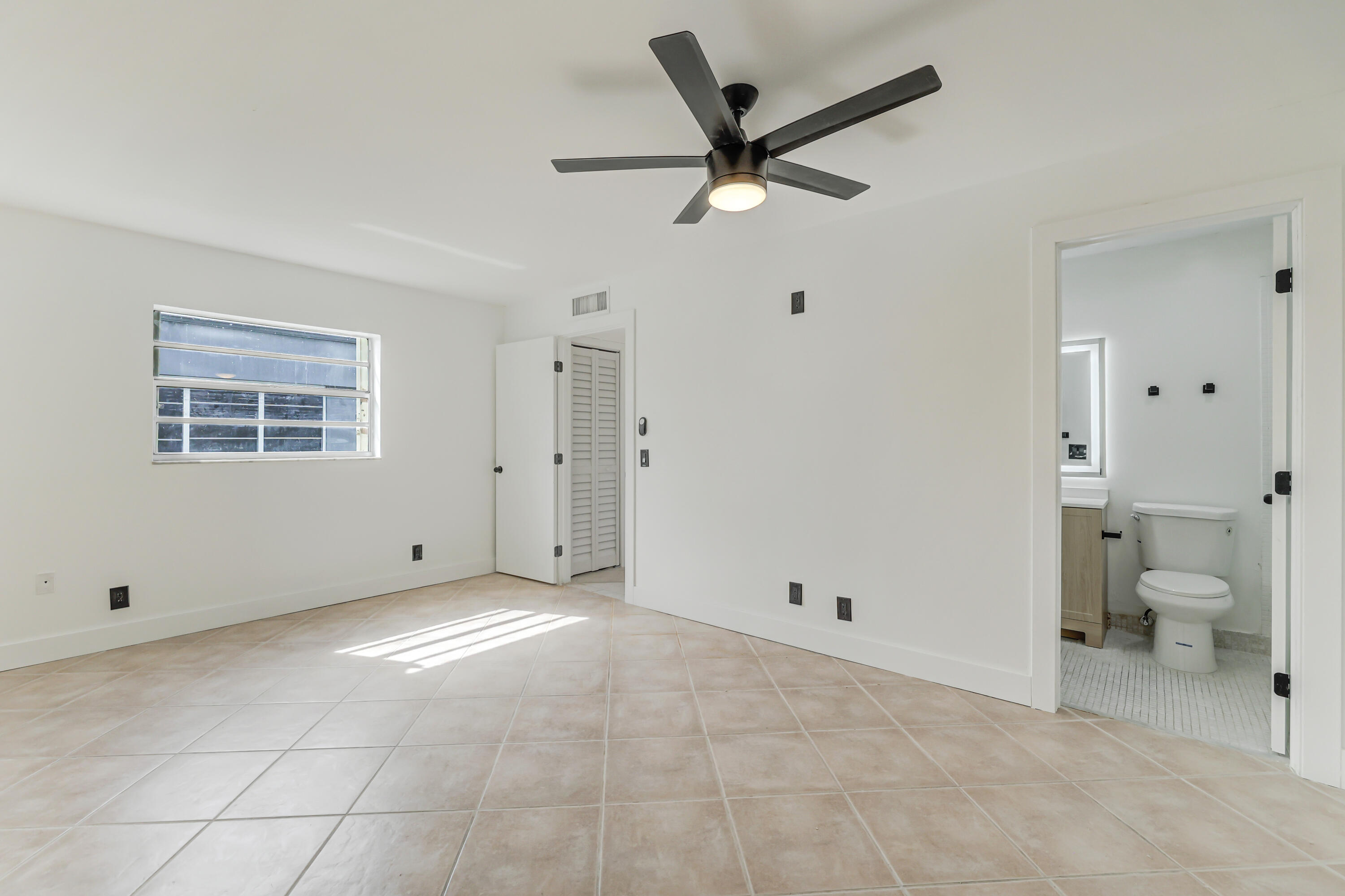 560 Capri Property Photo 17