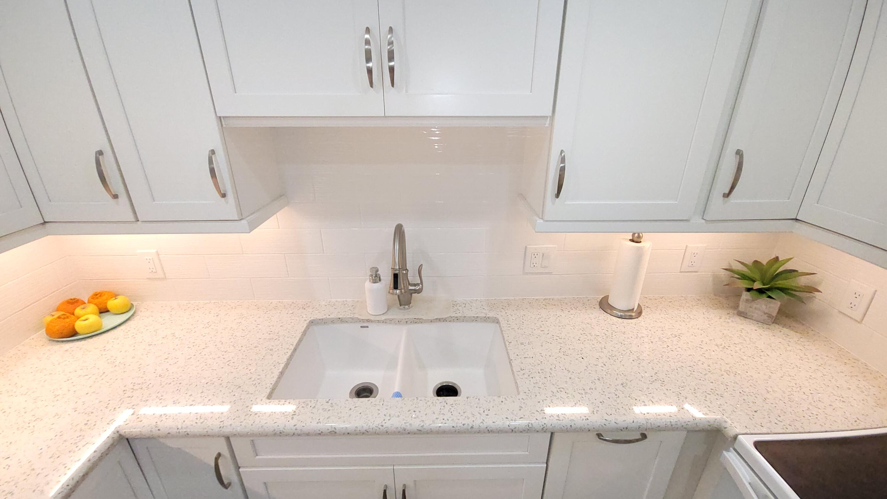 34 Somerset B Property Photo 3