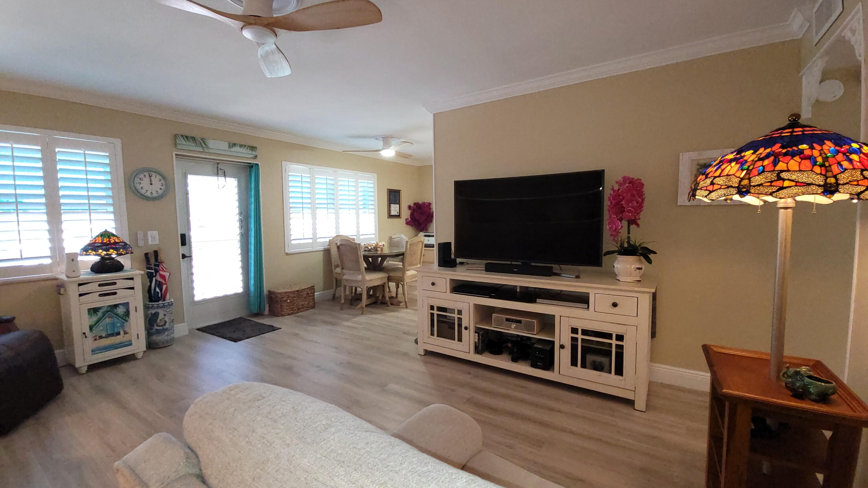 34 Somerset B Property Photo 10