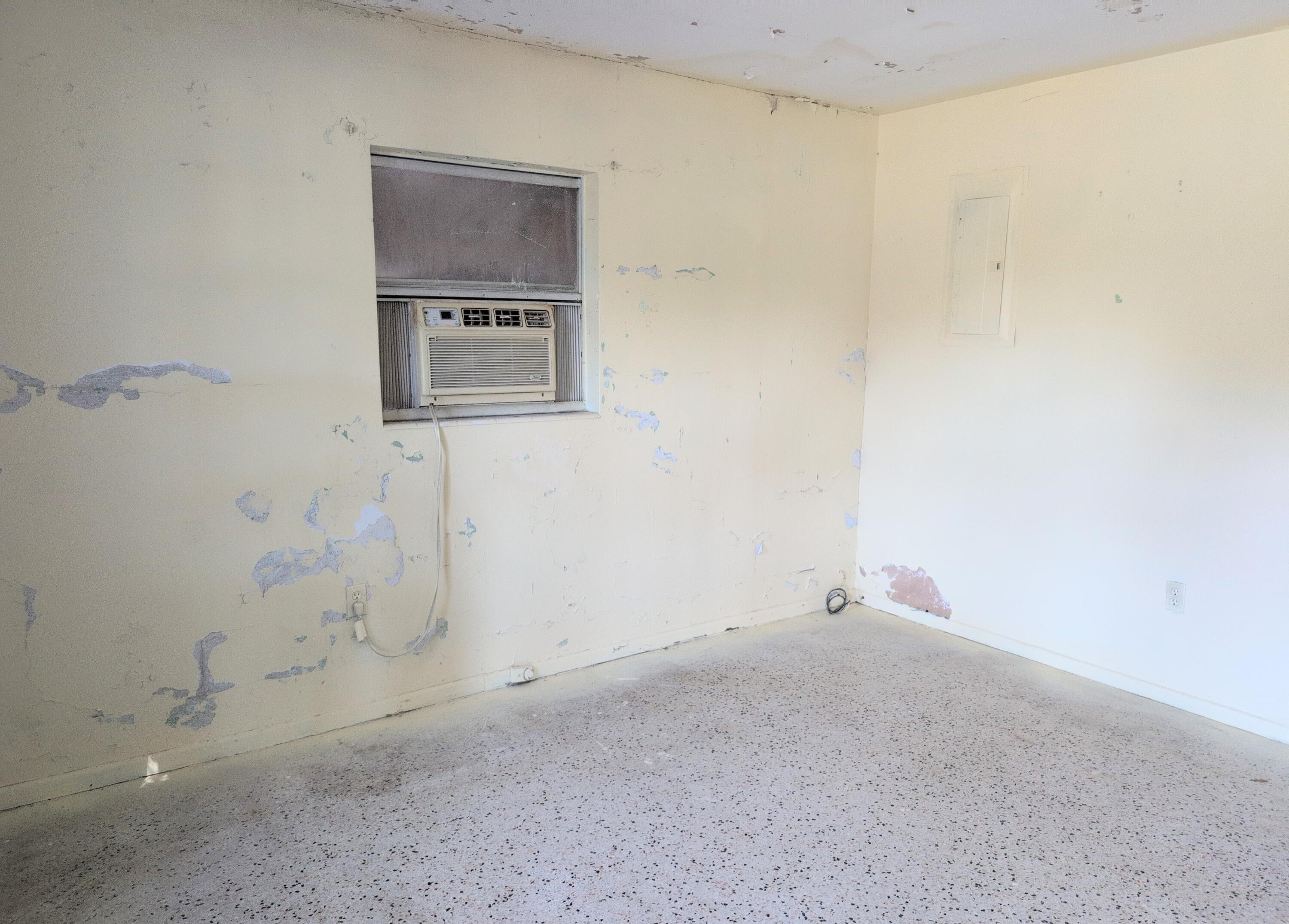 1606 Avenue H Property Photo 3