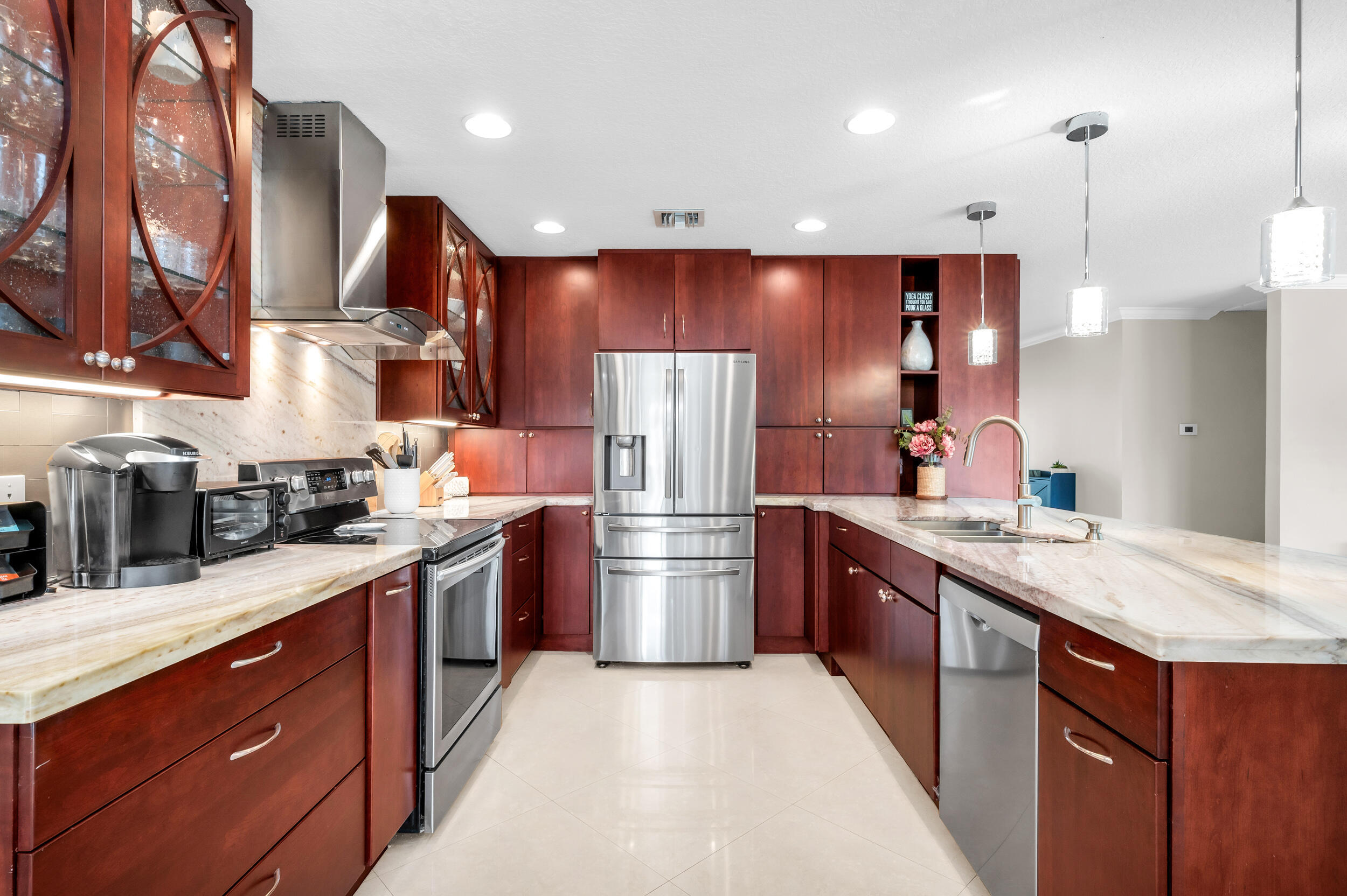 3250 Lakeview Boulevard Property Photo 1