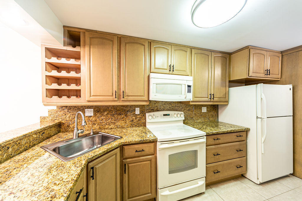 6 Royal Palm Way 102 Property Photo 3