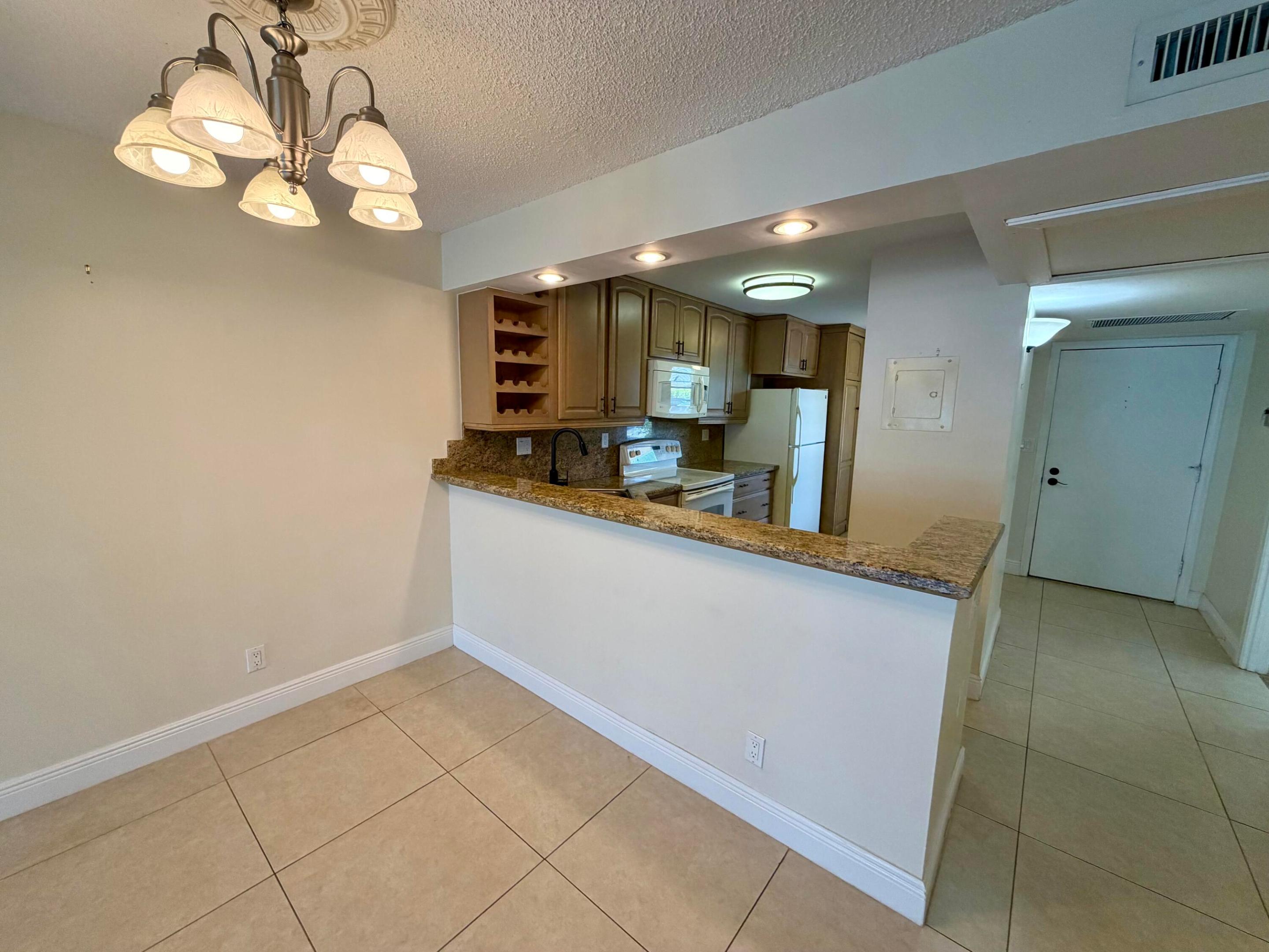 6 Royal Palm Way 102 Property Photo 8