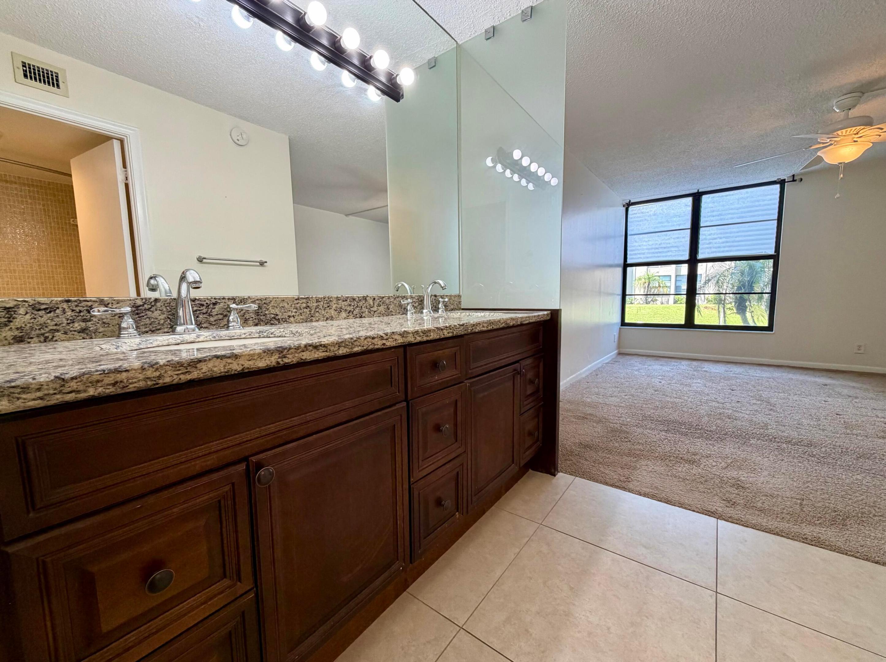 6 Royal Palm Way 102 Property Photo 12