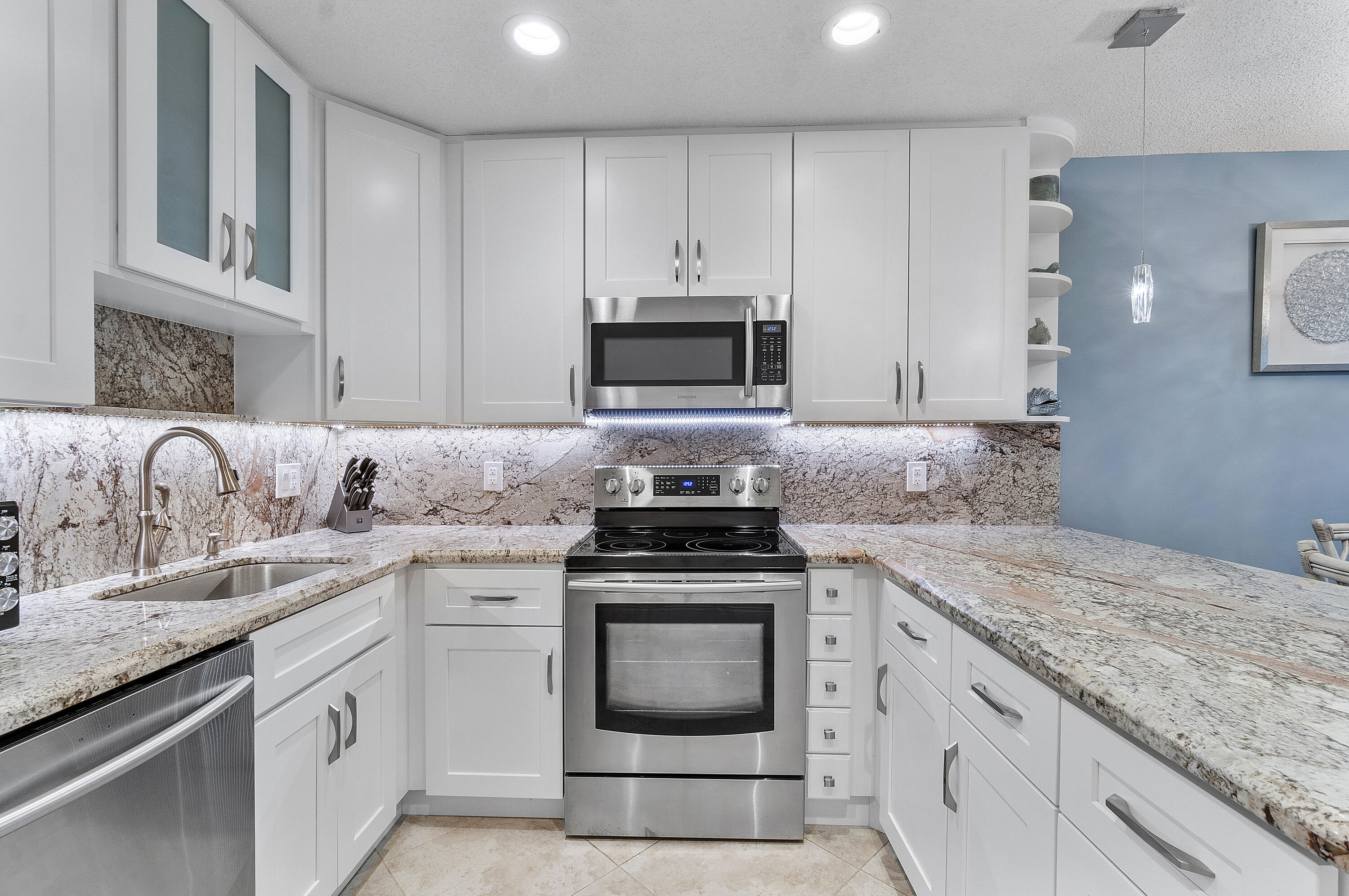 250 S Ocean Boulevard 274 Property Photo 5