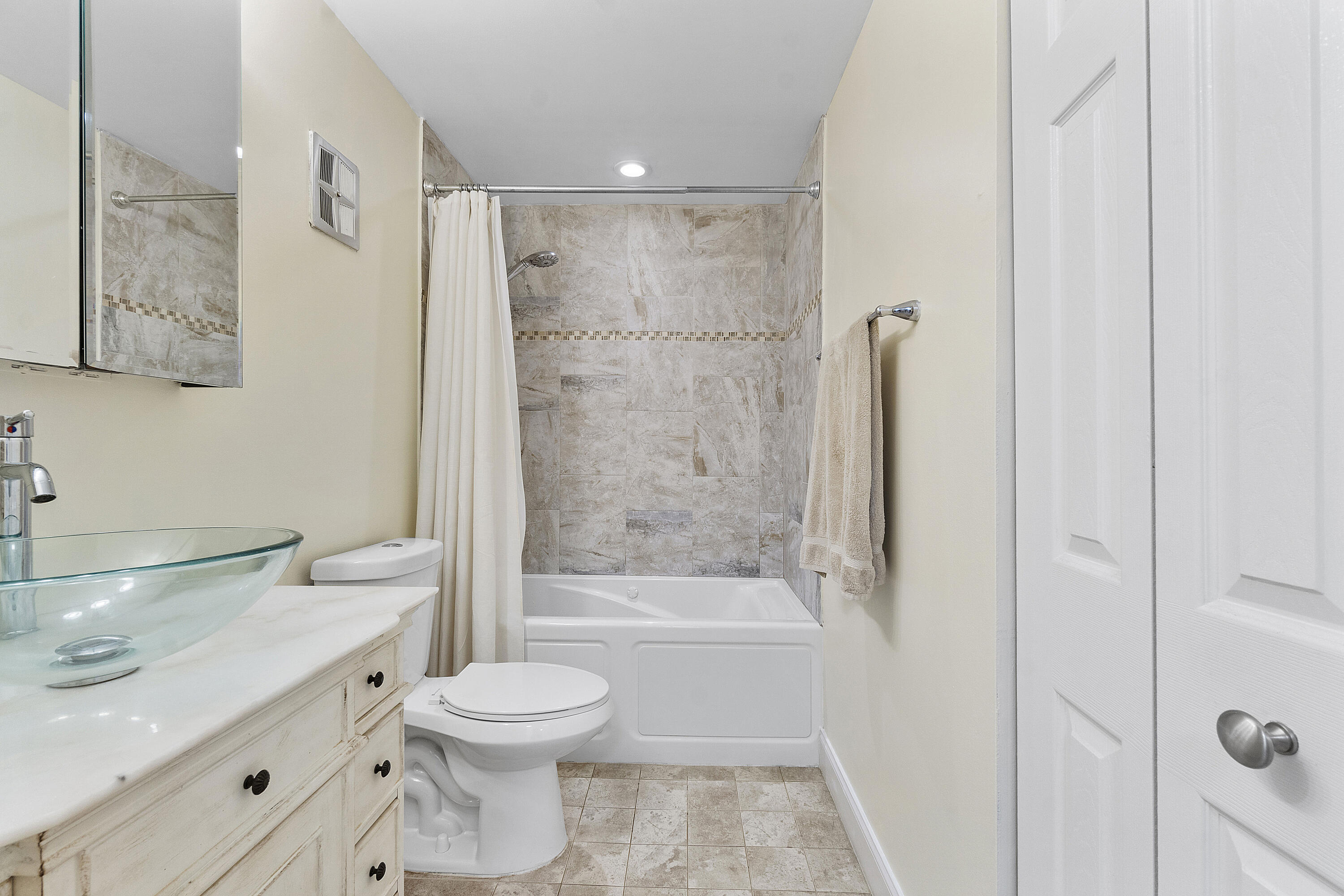 250 S Ocean Boulevard 274 Property Photo 22