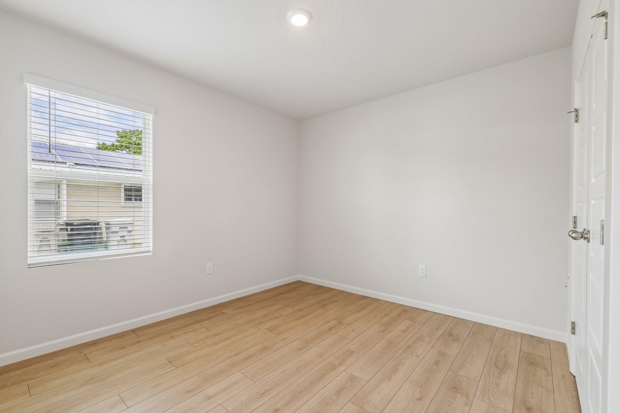 731 Se Celtic Avenue Property Photo 24