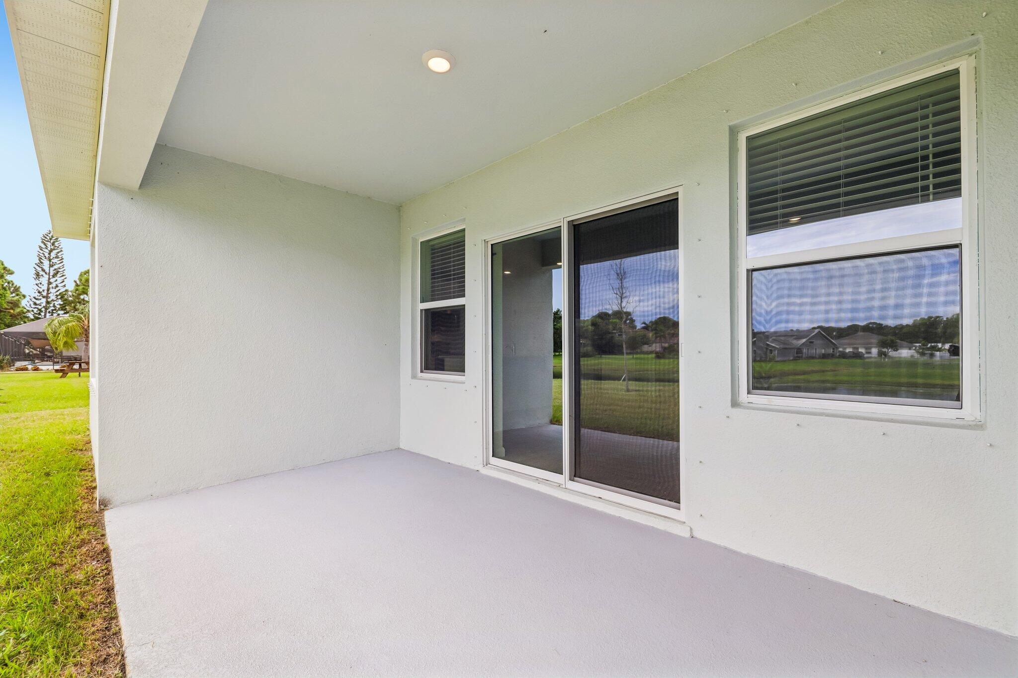 731 Se Celtic Avenue Property Photo 30