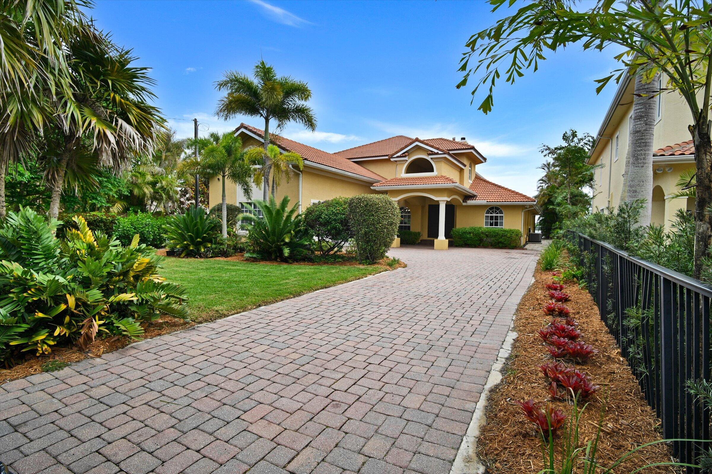 881 SE Saint Lucie Boulevard