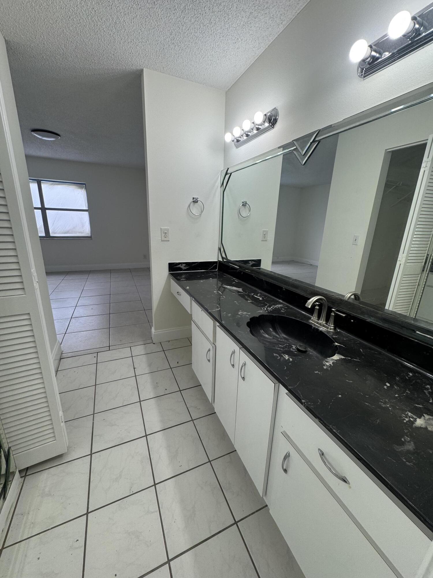6300 S Falls Cir Drive 314 Property Photo 16