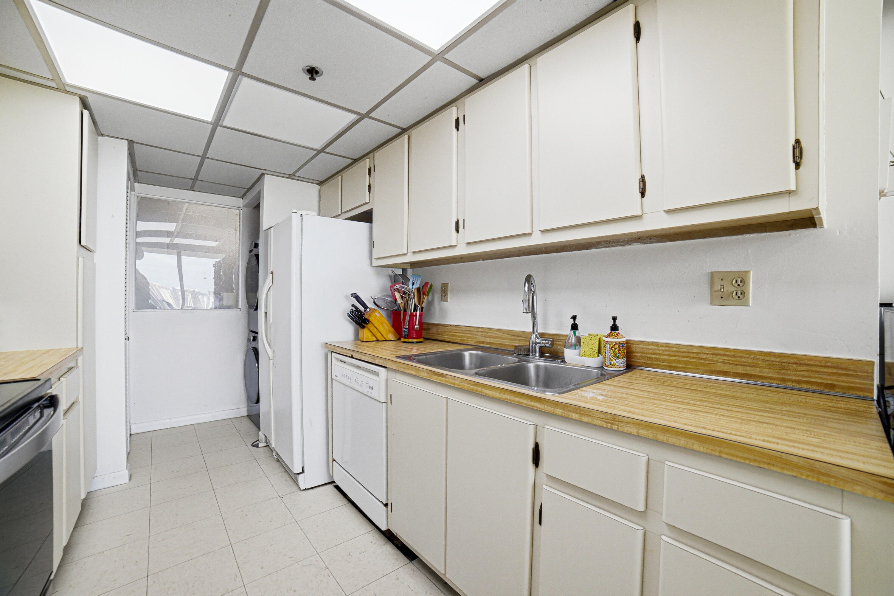 210 174th Street 1110 Property Photo 13
